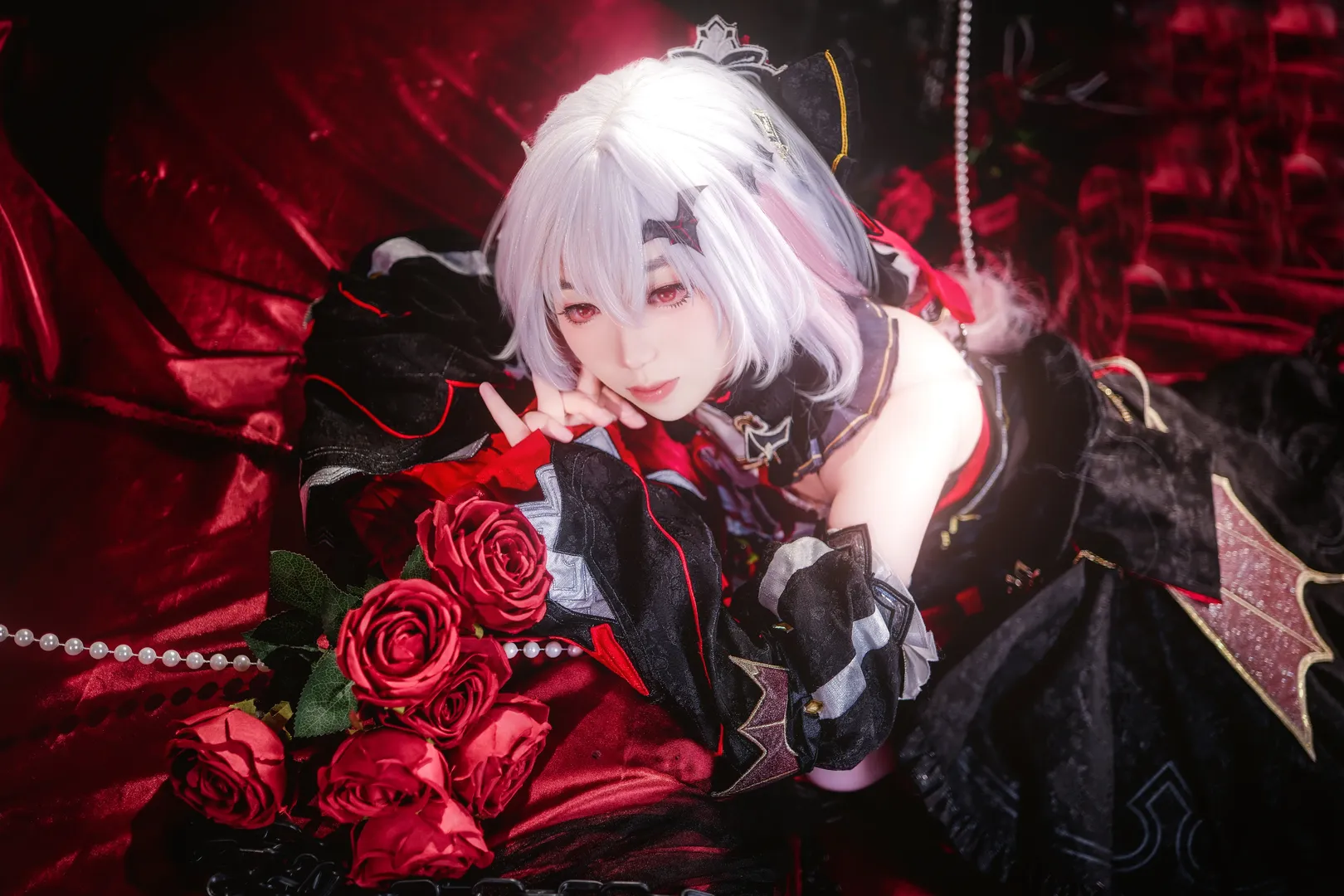 【德麗莎cos】崩壞3月下誓約，紅黑哥特風的迷人氣息 - 第 2 張