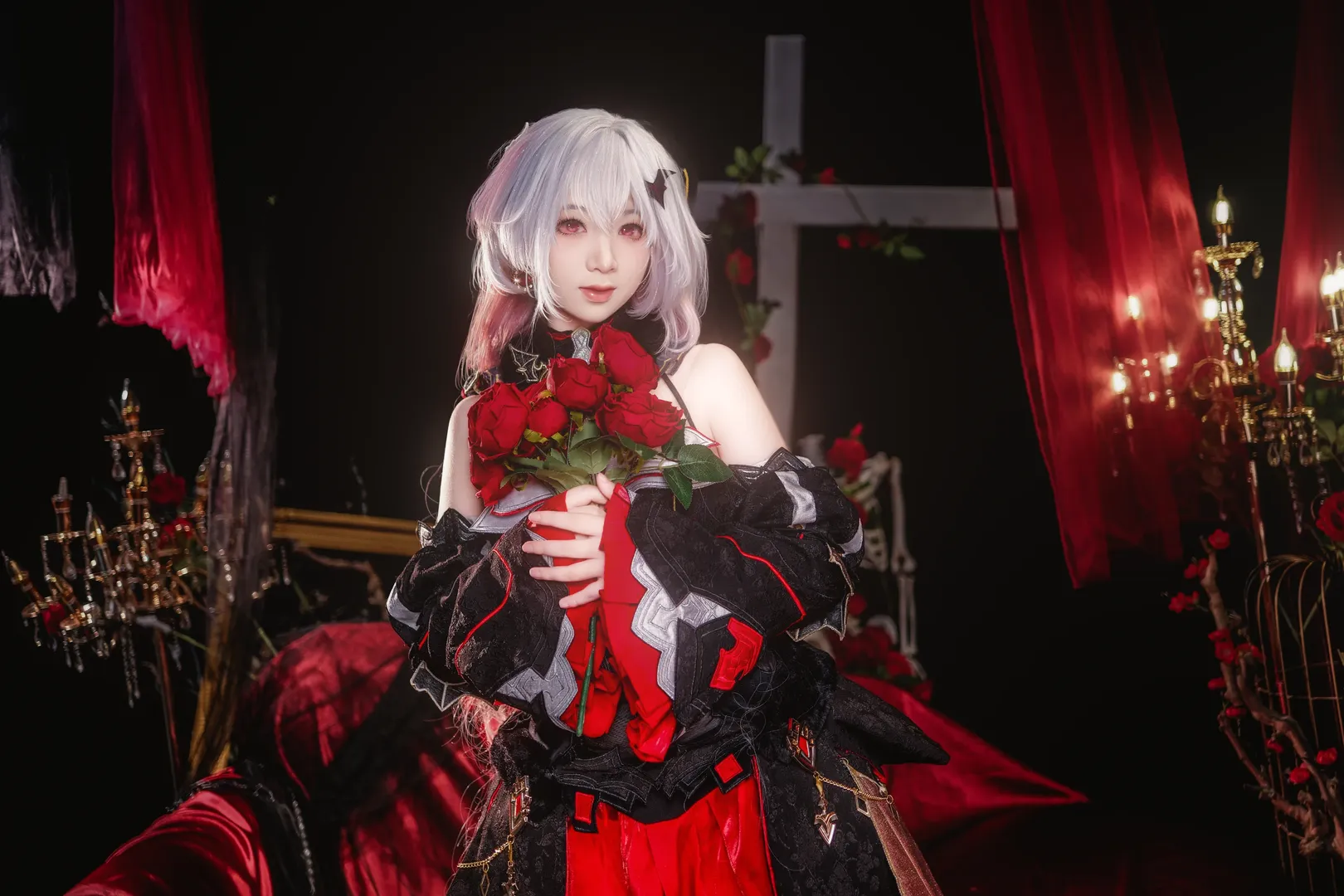 【德麗莎cos】崩壞3月下誓約，紅黑哥特風的迷人氣息 - 第 8 張