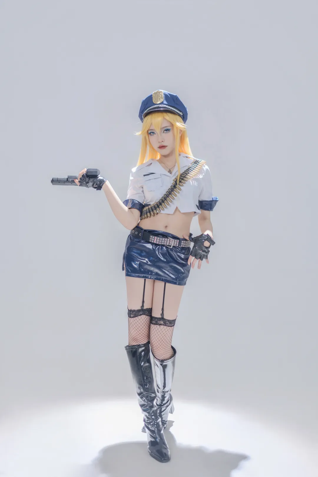 【s妹cos】吊带袜天使的警服造型，气场十足 - 第 6 张