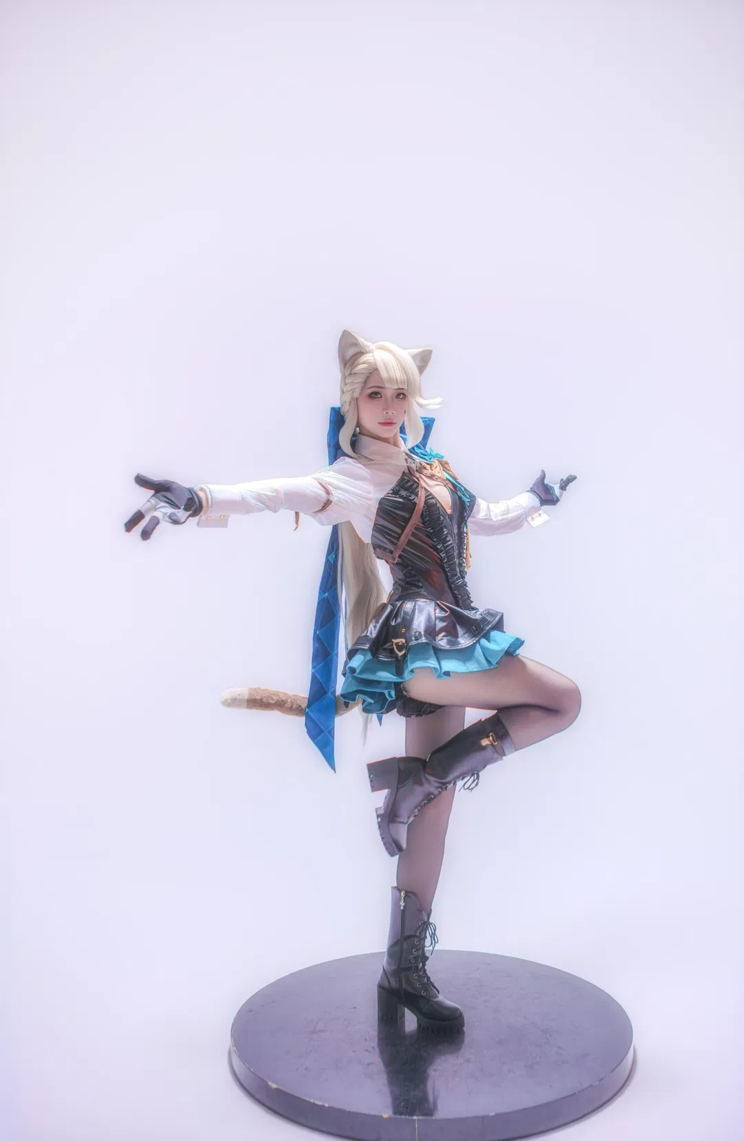 【琳妮特cos】原神魔术师少女，黑丝与扑克牌的完美结合 - 第 4 张