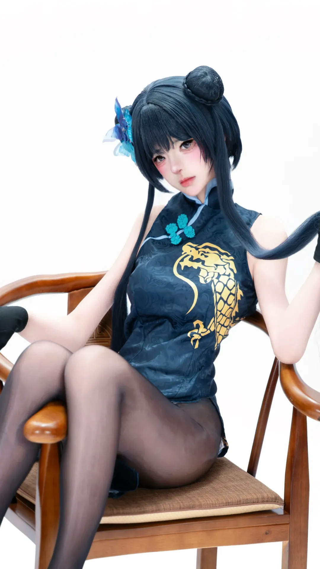 【龍華妃咲cos】蔚藍檔案裡的黑絲旗袍龍紋拍攝心得 - 第 1 張