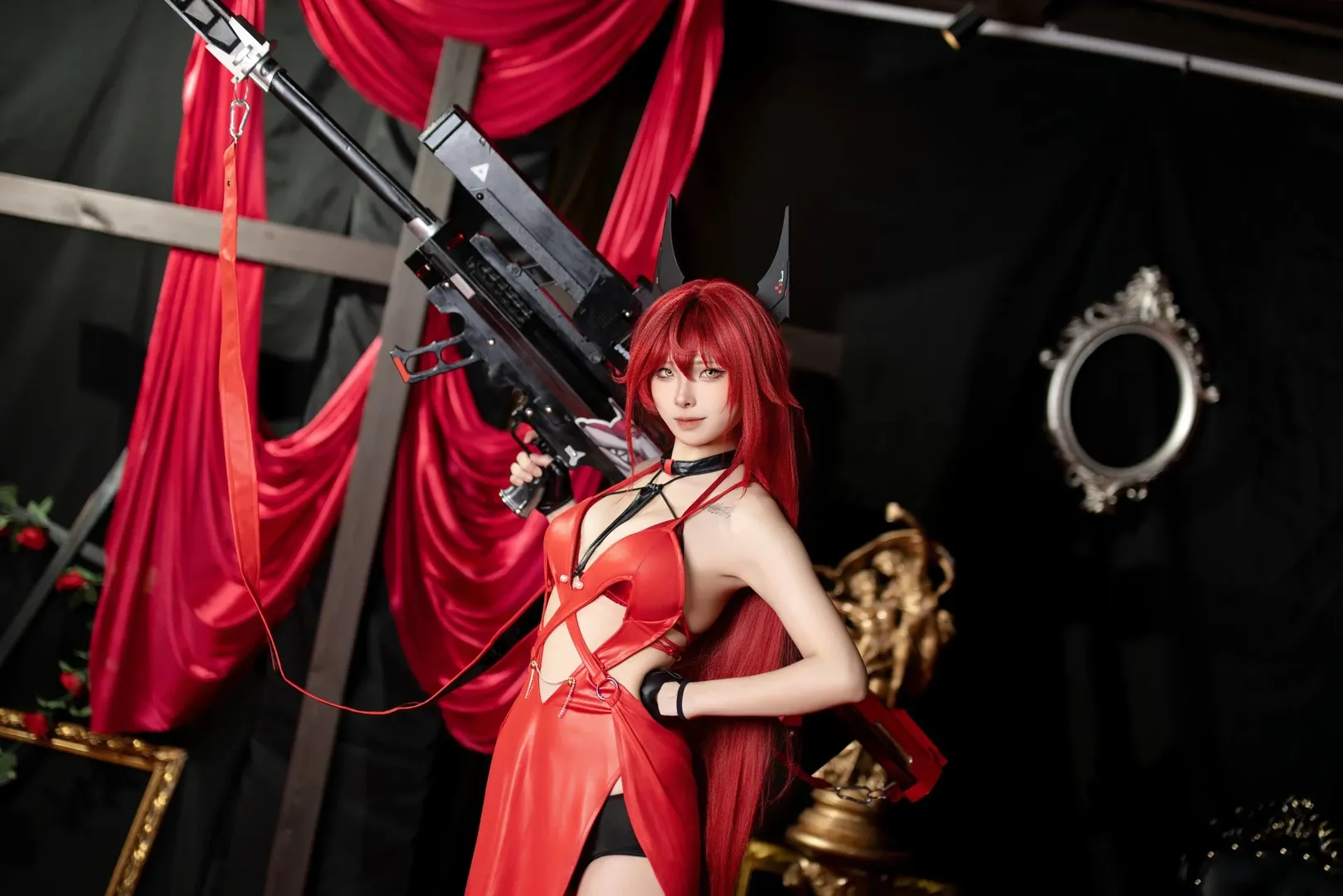 【小红帽cos】胜利女神妮姬的荒诞红礼服造型 - 第 14 张