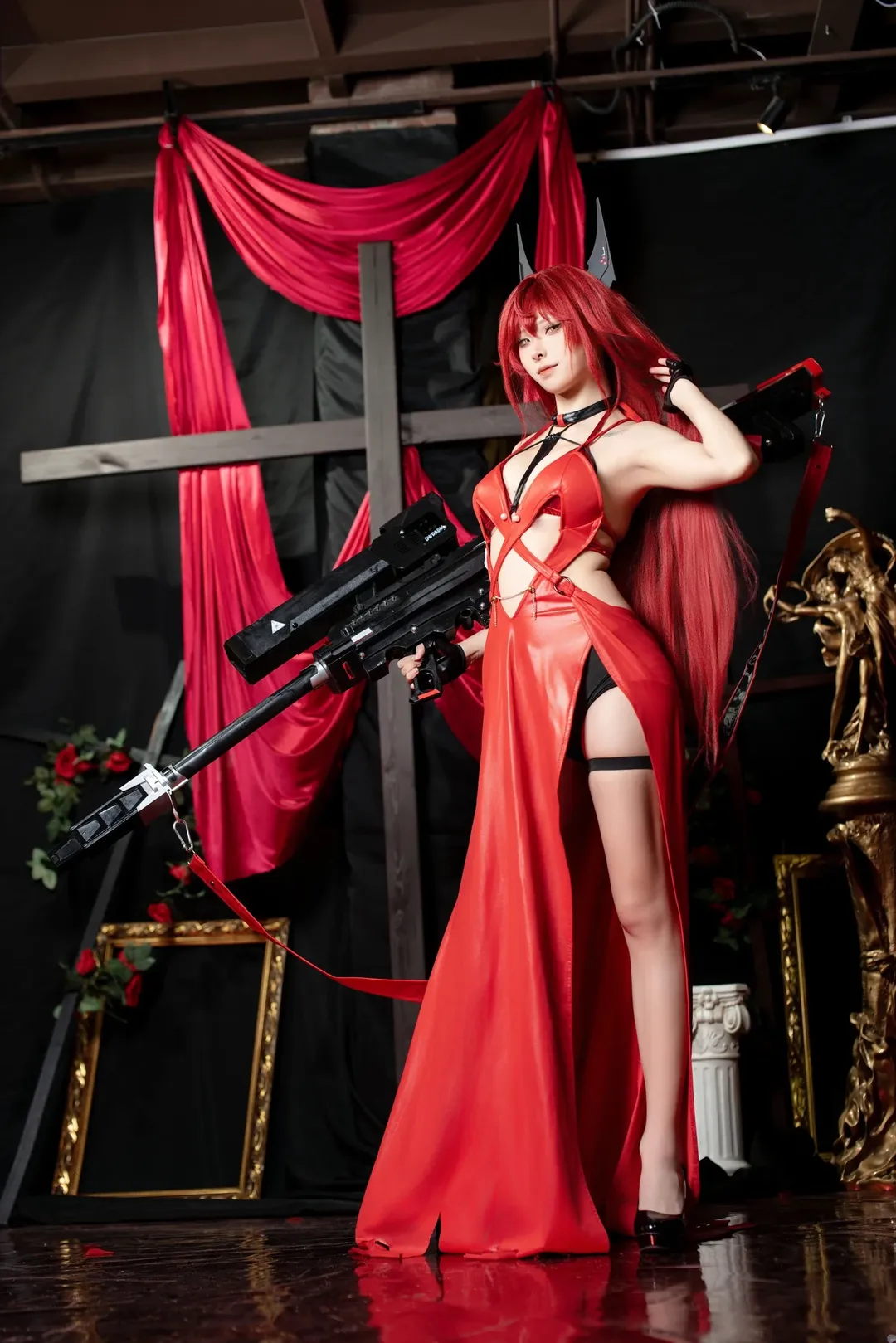【小红帽cos】胜利女神妮姬的荒诞红礼服造型 - 第 6 张