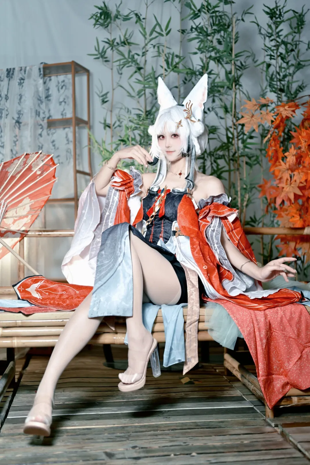 【心月狐cos】鳴潮裡的狐狐，今天偷了玉兔的耳朵 - 第 1 張