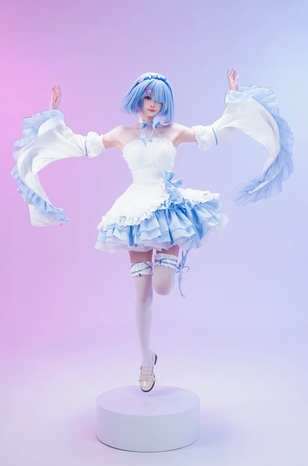 【蕾姆cos】白棚拍摄的蕾姆水晶礼服造型 - 第 1 张