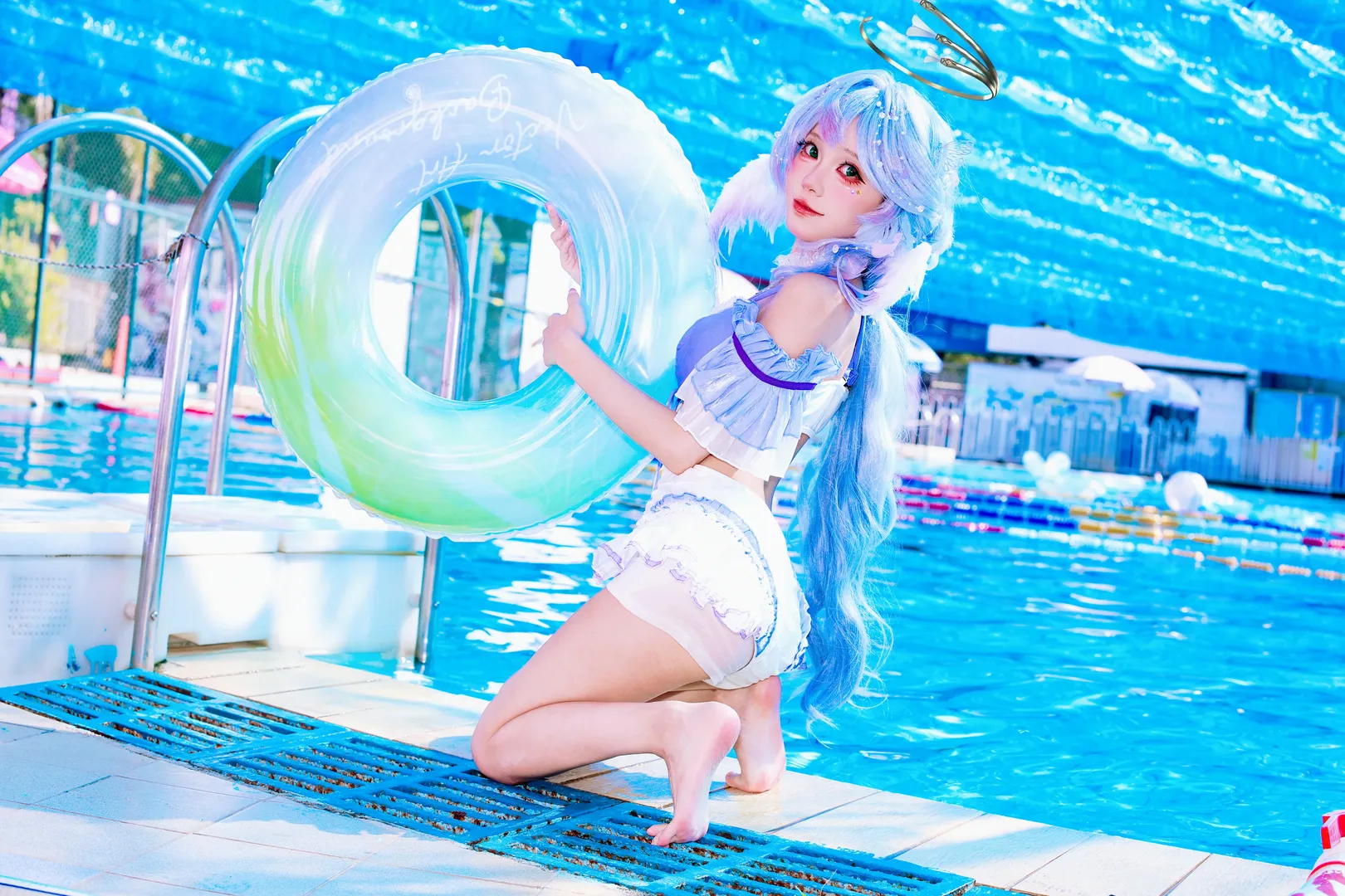 【知更鸟cos】崩坏星穹铁道知更鸟同人泳装，夏日泳池里的清凉光影 - 第 6 张