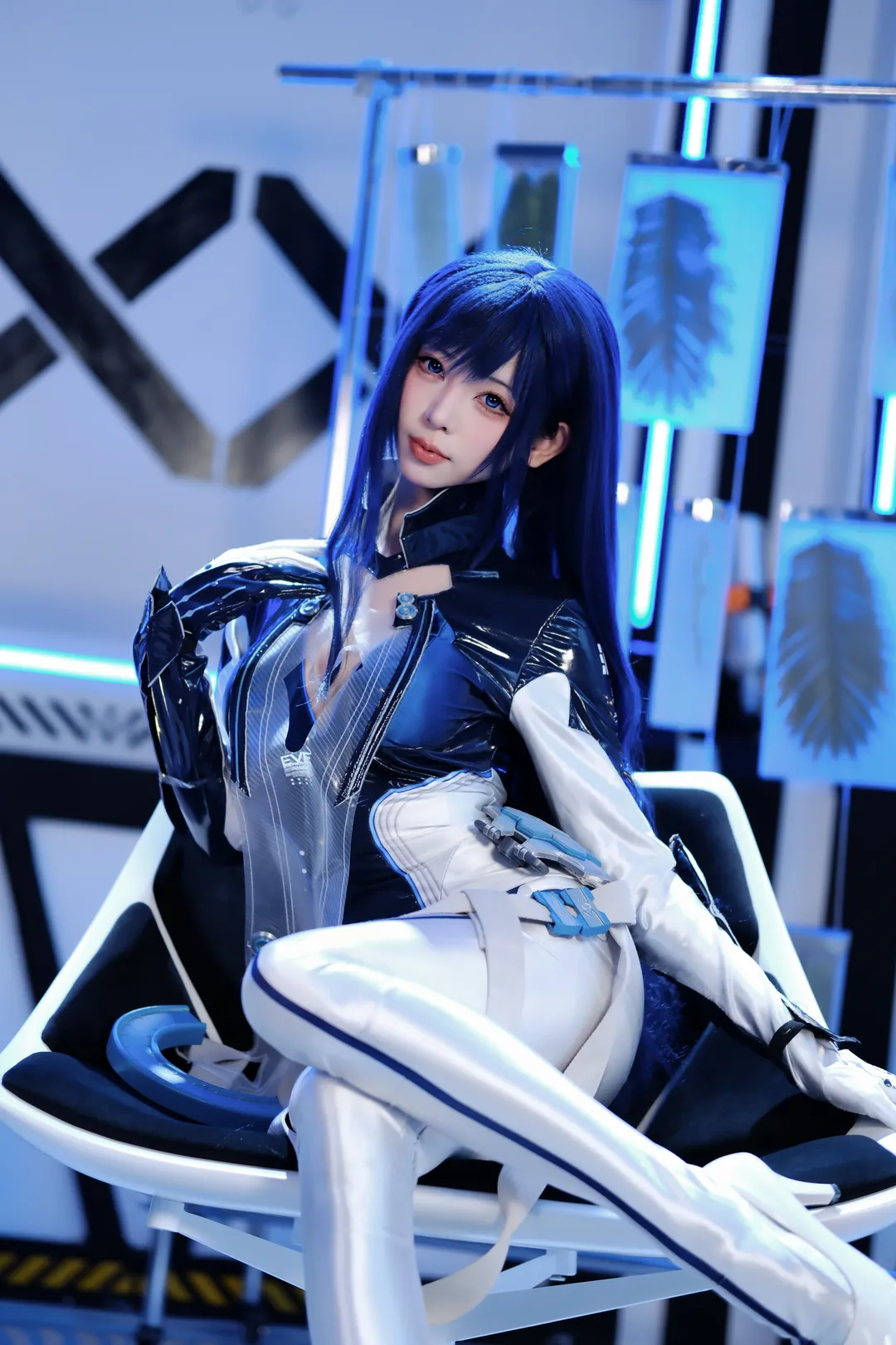 【渡鴉cos】劍星與Nikke碰撞出的冷冽魅惑 - 第 1 張