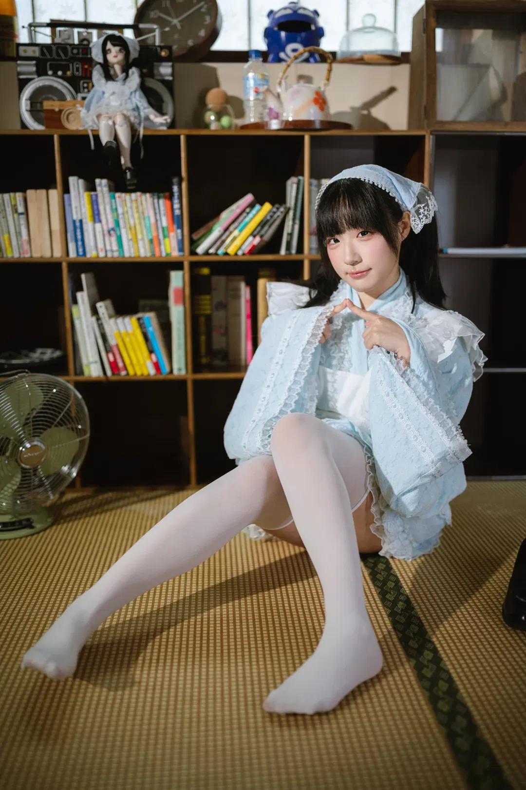 薄荷白巧主题写真，通透小木屋搭配浅蓝洋装白丝绝美 - 第 16 张