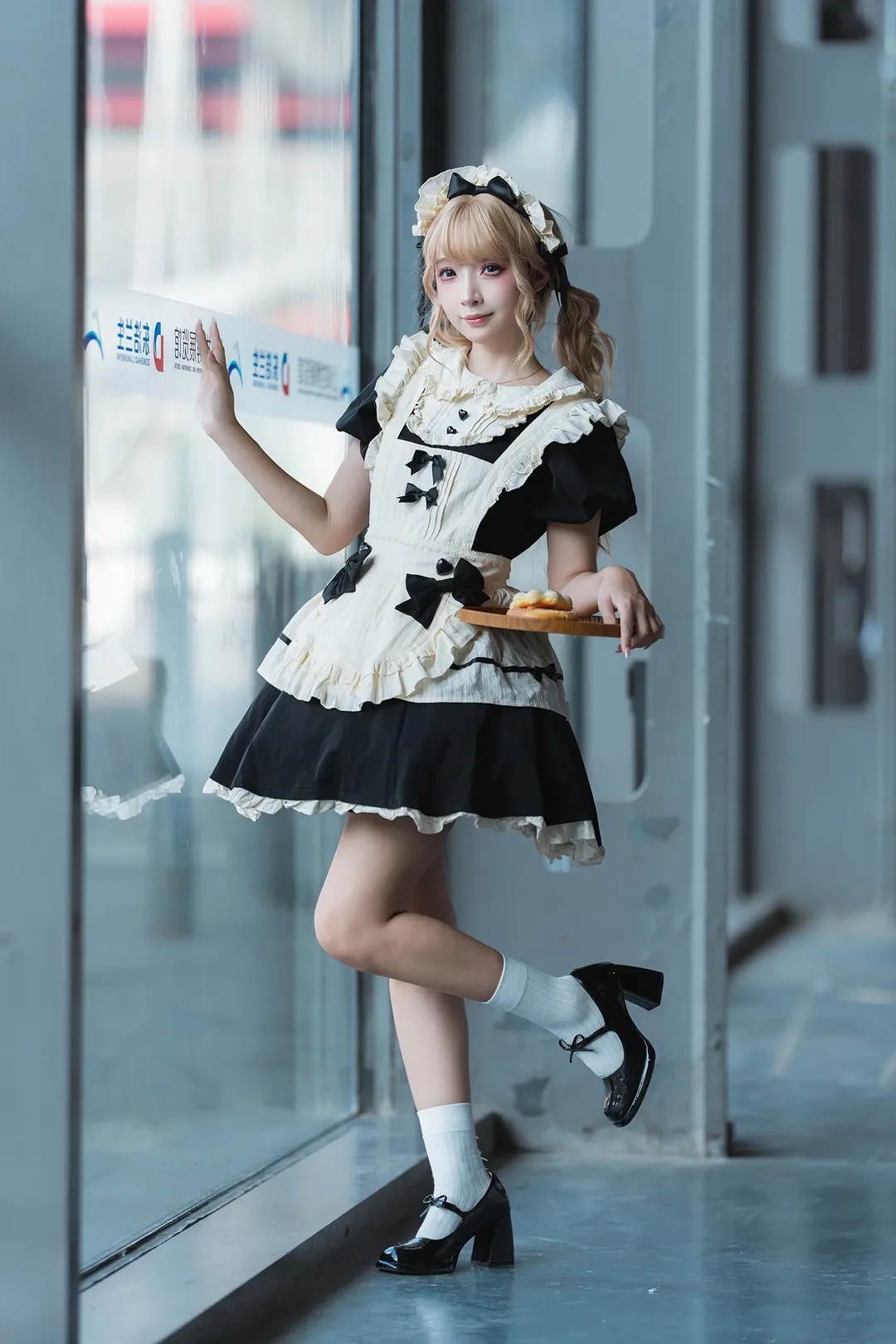 唯卓仕展台黑白女仆装cosplay拍摄体验 - 第 14 张
