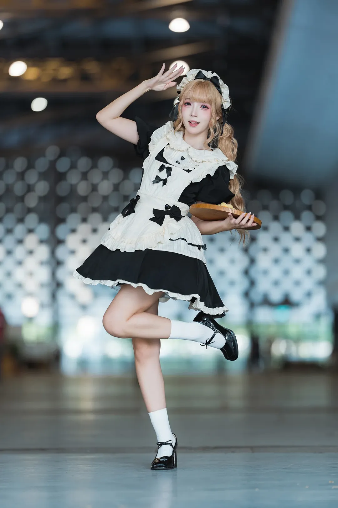唯卓仕展台黑白女仆装cosplay拍摄体验 - 第 4 张
