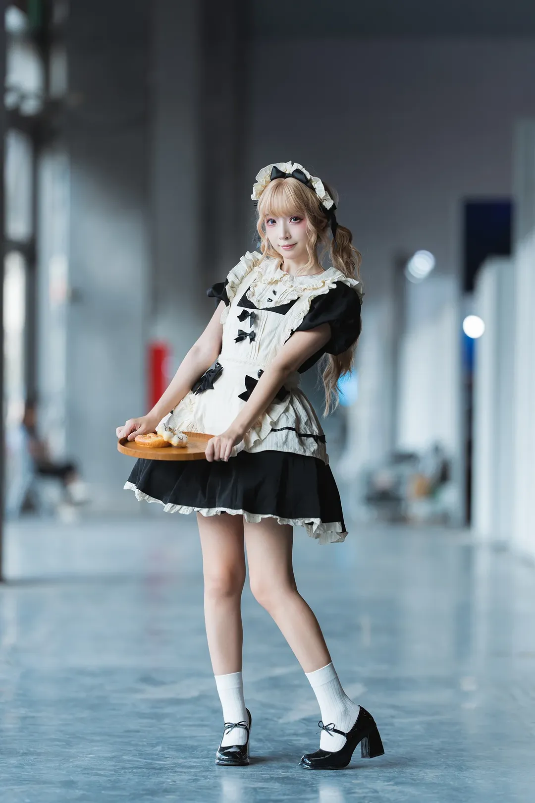 唯卓仕展台黑白女仆装cosplay拍摄体验 - 第 8 张