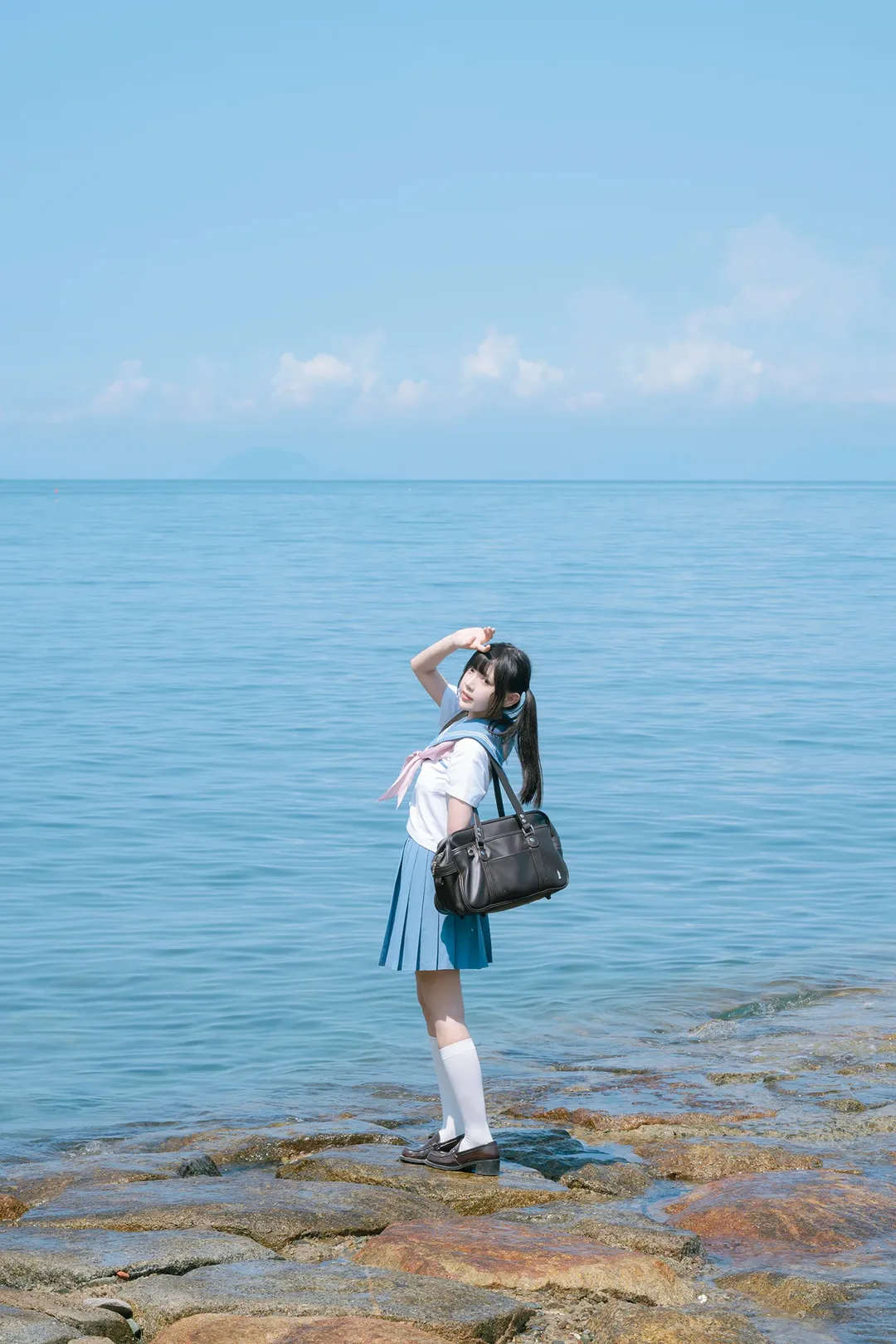 海邊水手服雙馬尾，正午頂光下的日系氛圍感寫真 - 第 16 張