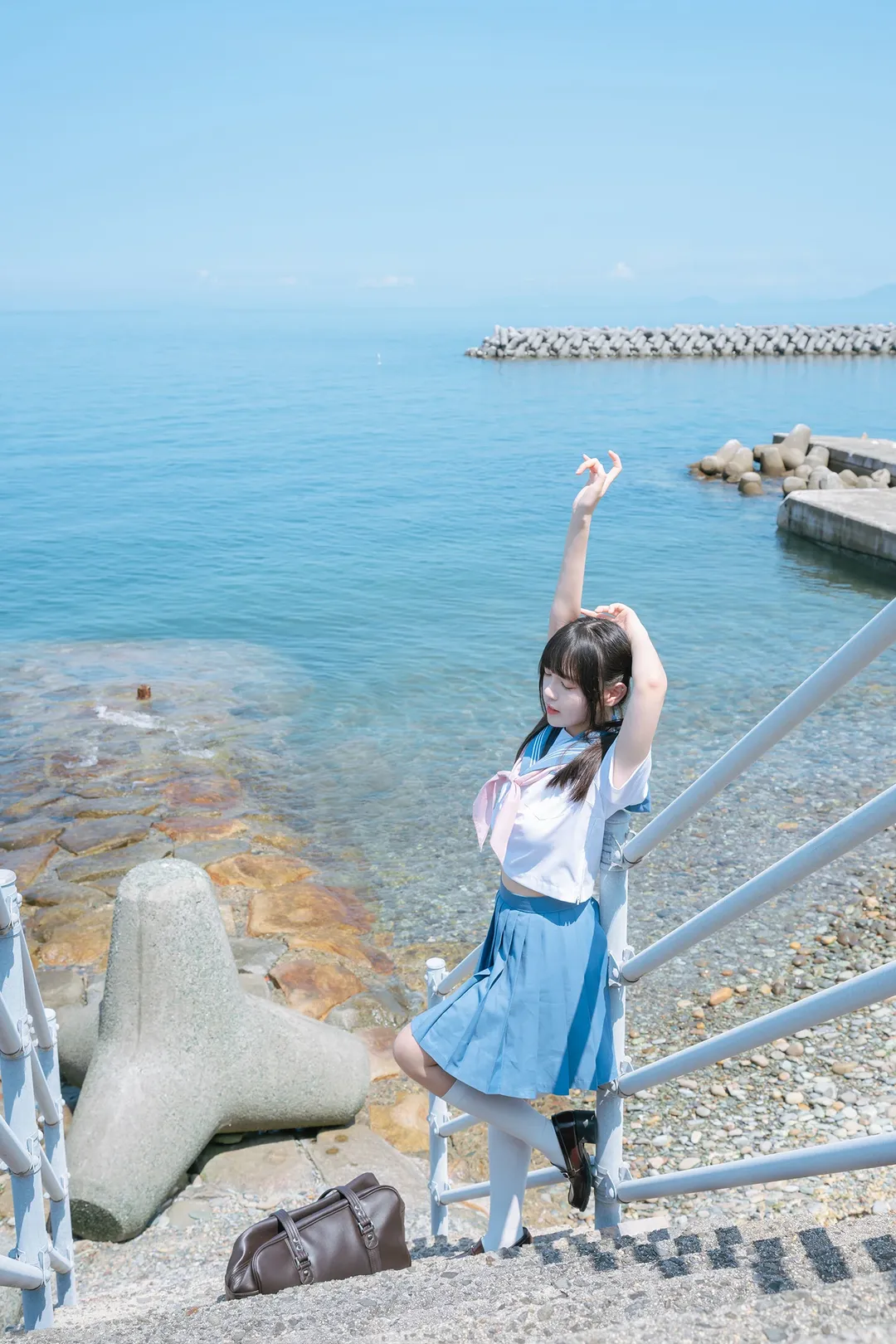 海邊水手服雙馬尾，正午頂光下的日系氛圍感寫真 - 第 7 張