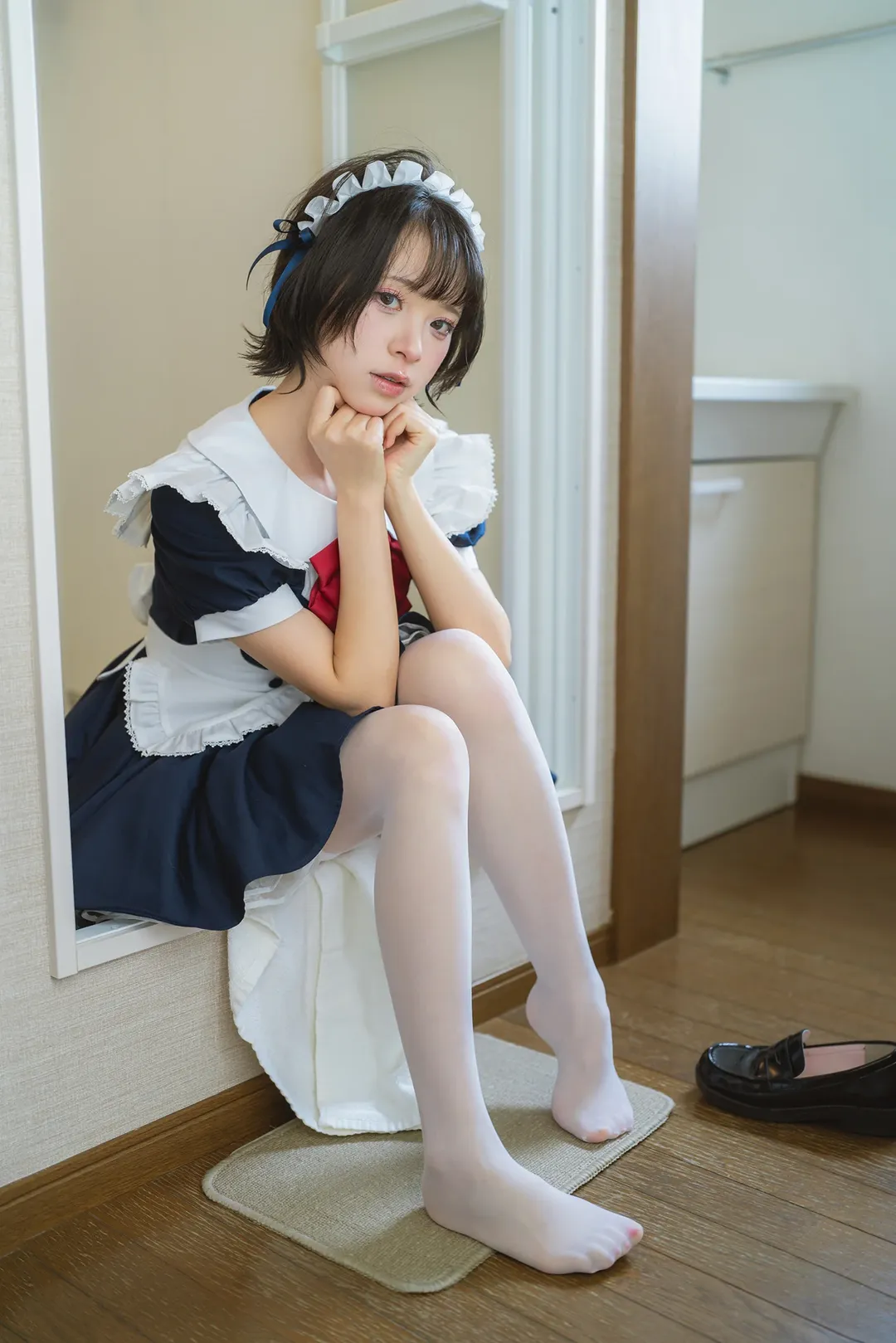 日系女僕裝居家寫真，微醺狀態下的慵懶日常 - 第 15 張