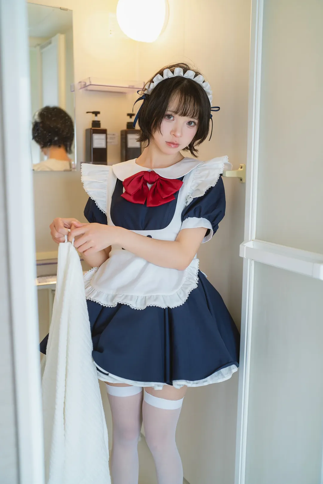 日系女僕裝居家寫真，微醺狀態下的慵懶日常 - 第 9 張