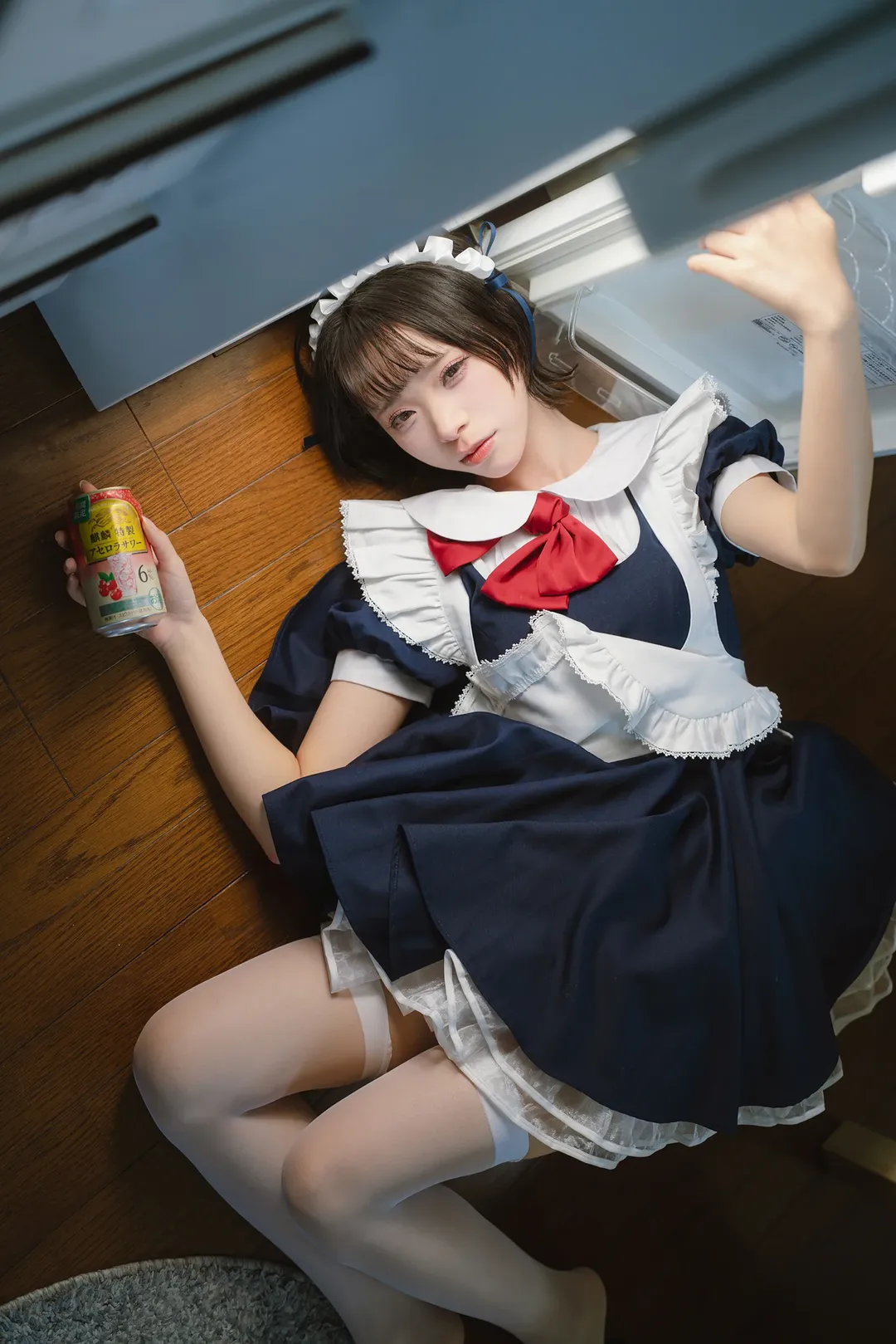 冰箱里的微醺女仆，白丝长腿真的很出片 - 第 10 张