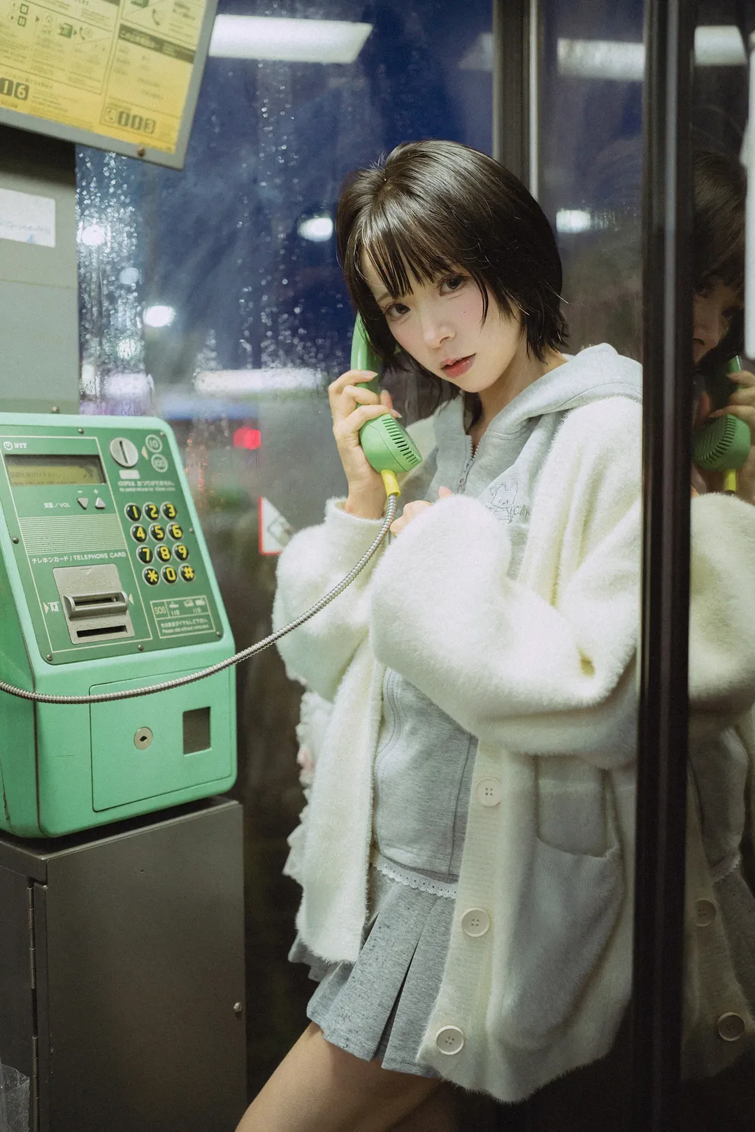 高松灯cos 雨夜电话亭氛围感写真 - 第 1 张