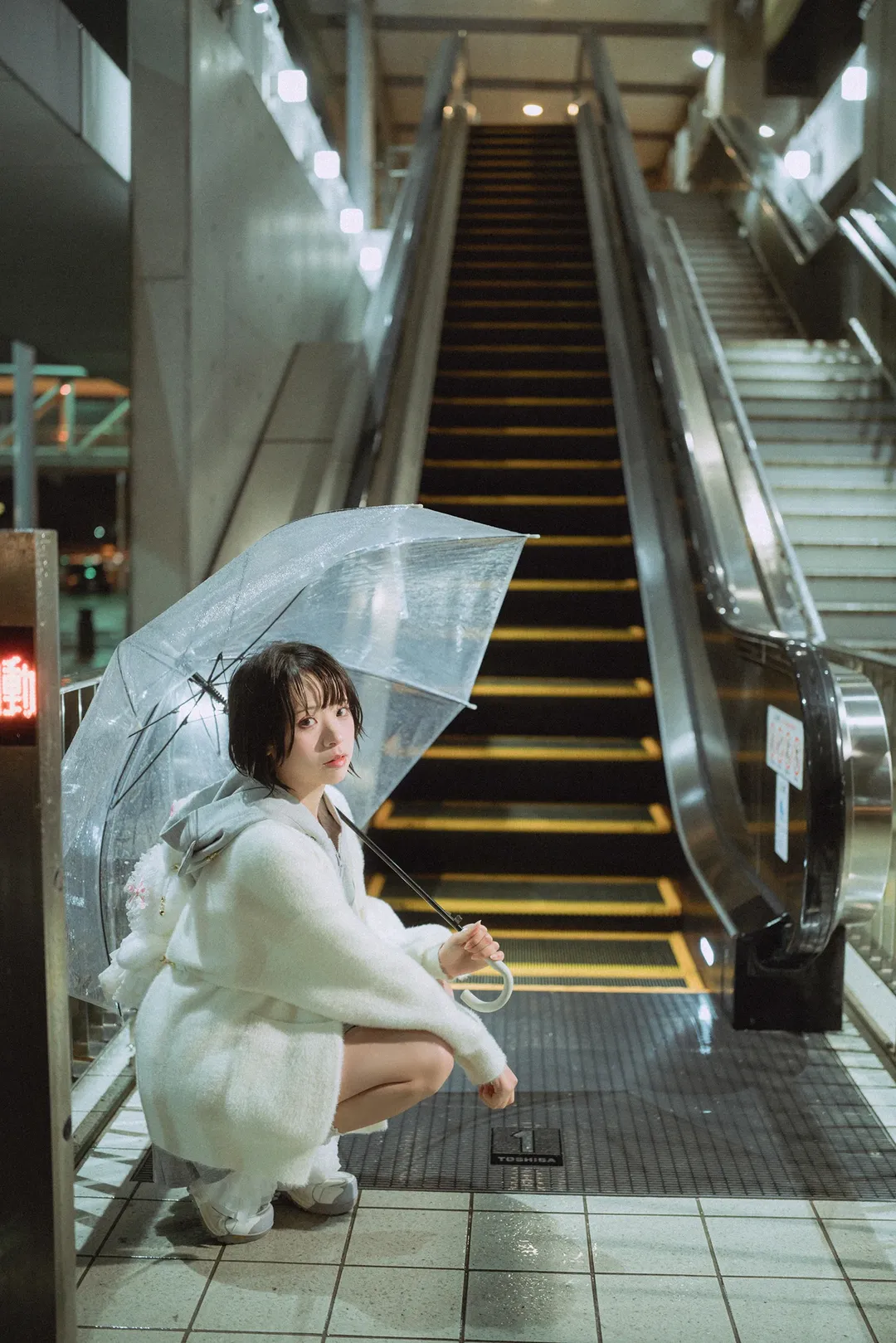 高松灯cos 雨夜电话亭氛围感写真 - 第 16 张