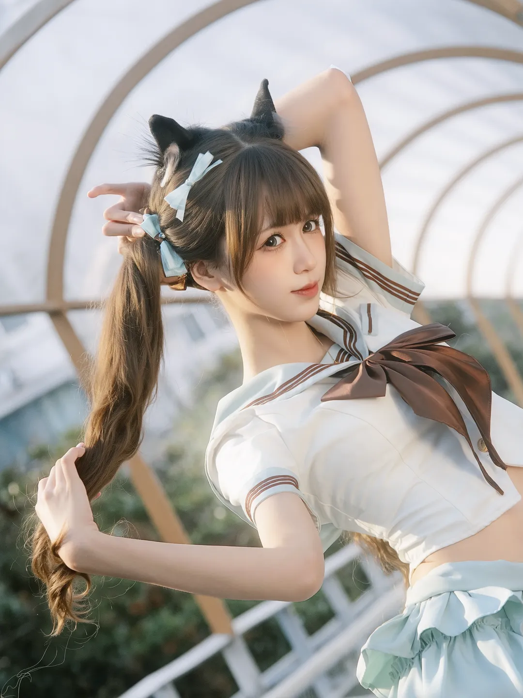 夏日楼梯间的双马尾水手服少女写真 - 第 7 张