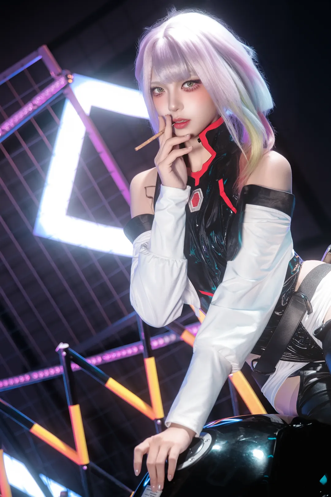 赛博朋克边缘行者露西cos 机车与霓虹的夜之城浪漫 - 第 14 张