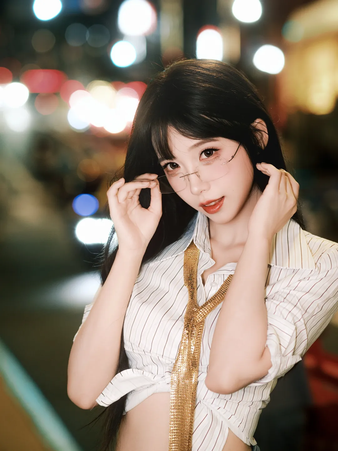 外滩夜景与工业风交织的秘书制服主题写真 - 第 11 张