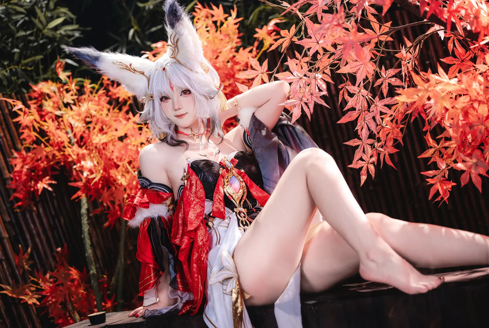 【心月狐cos】鸣潮红枫林中的白狐少女拍摄记录 - 第 5 张