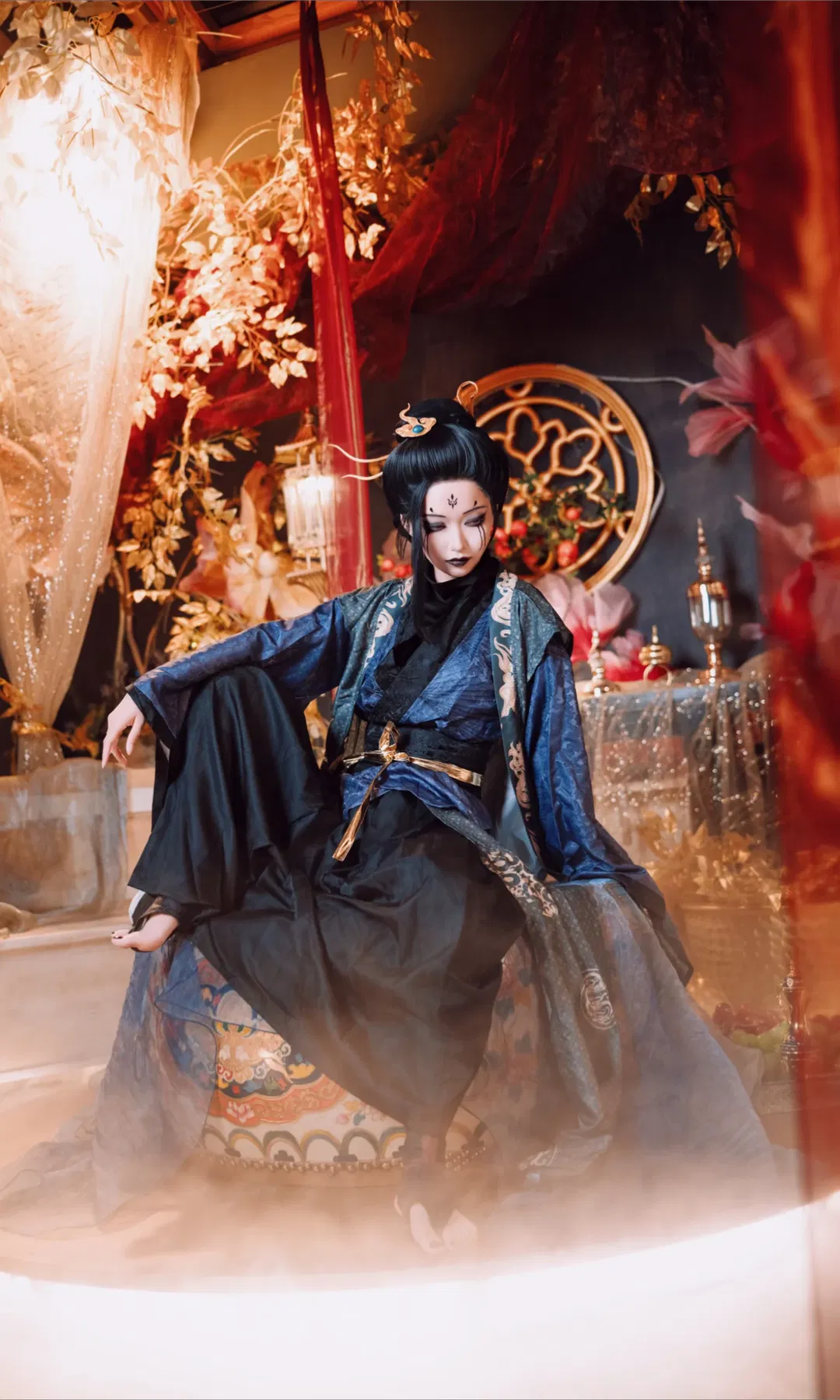 黑神话悟空cos 暗黑风妆造与红金氛围的碰撞 - 第 1 张