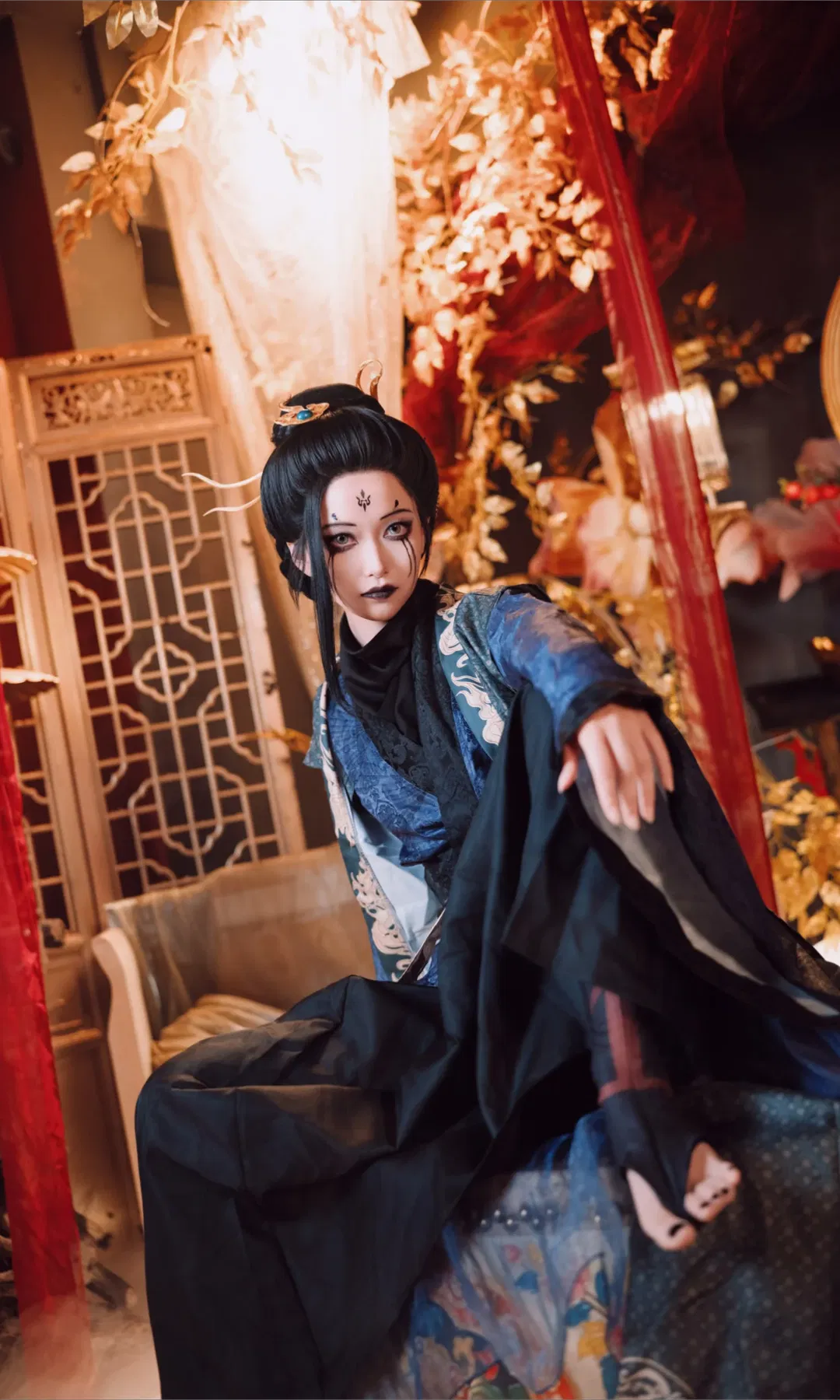 黑神话悟空cos 暗黑风妆造与红金氛围的碰撞 - 第 2 张