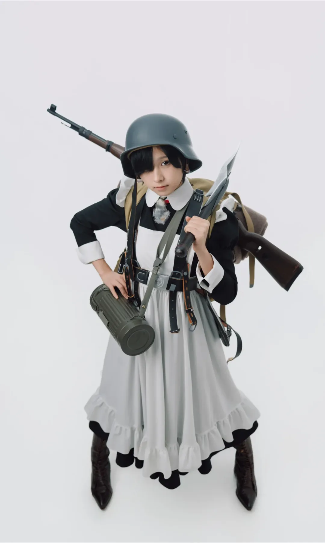 戰術女僕戰地風cosplay，累了就地休息一下 - 第 3 張