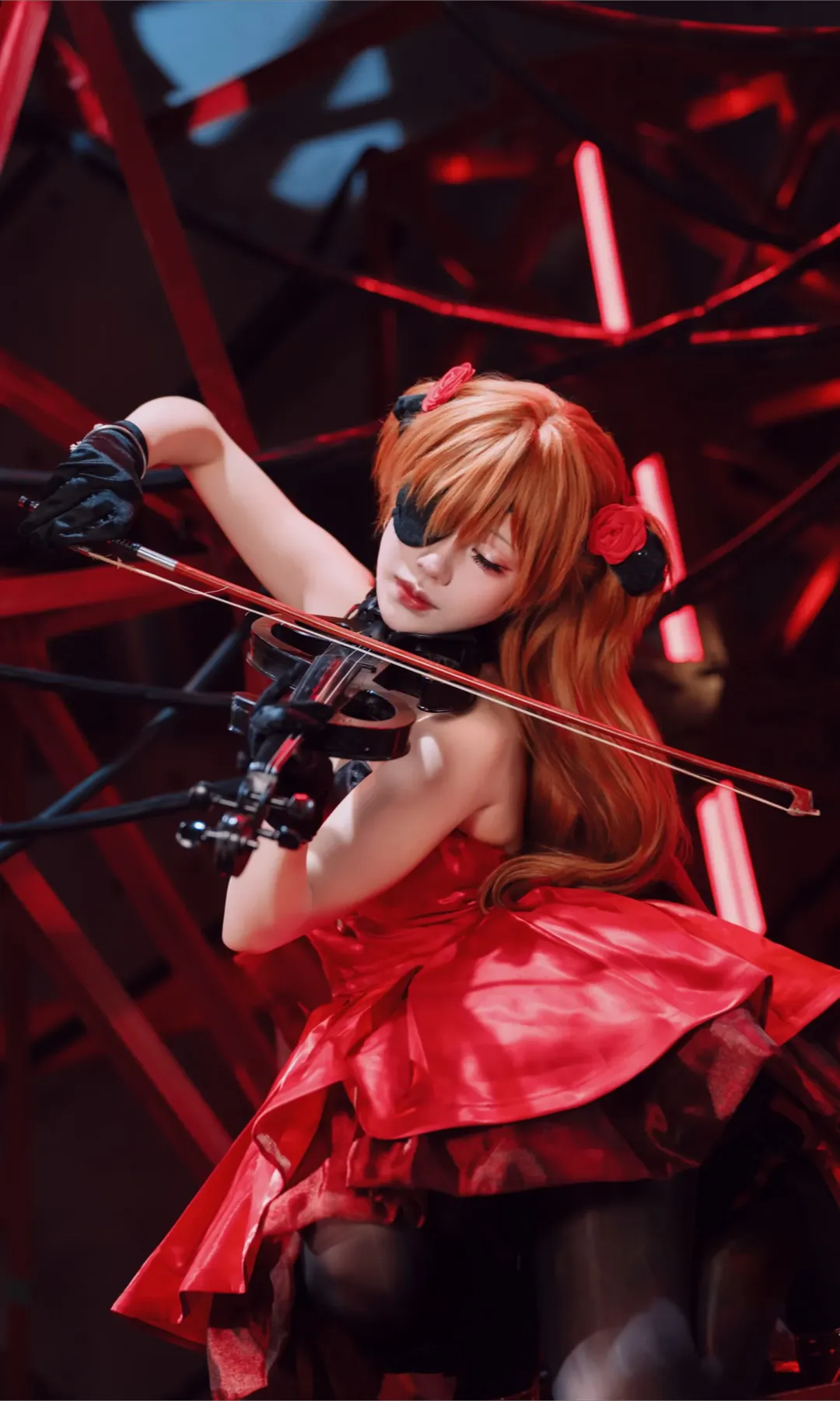 【明日香cos】新世紀福音戰士紅色工業風，融入NIKKE暗黑美學 - 第 2 張