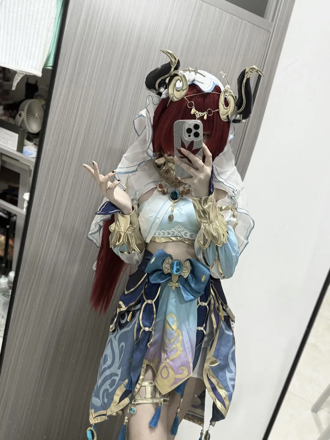 【妮露cos】原神须弥的蓝金舞裙，细节满满的还原 - 第 1 张