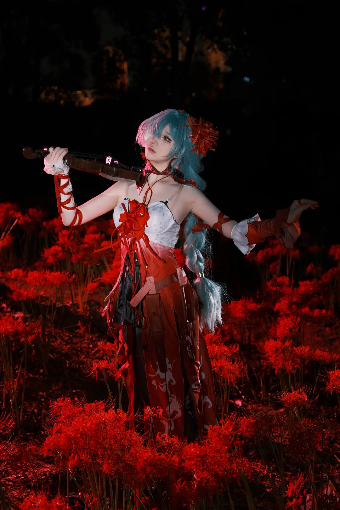 【弗洛洛cos】鳴潮蜃雲燈影下的彼岸花夜奏 - 第 1 張