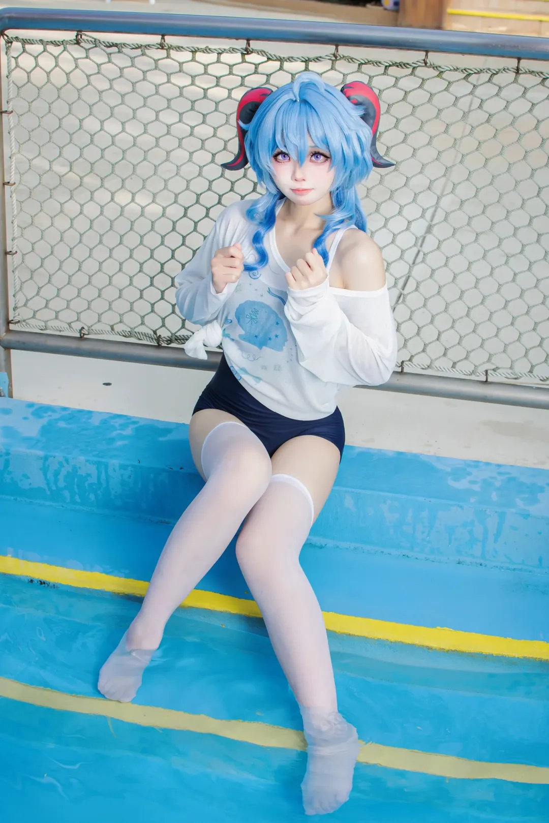 【甘雨cos】原神角色泳池邊穿搭與拍照動作參考 - 第 3 張