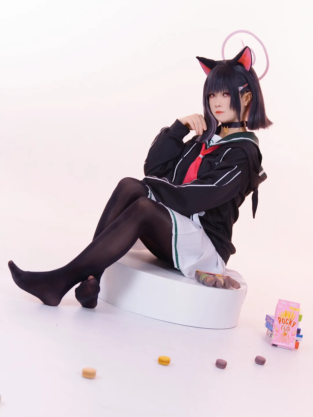 【杏山和纱cos】蔚蓝档案白棚下的慵懒黑丝猫猫 - 第 2 张