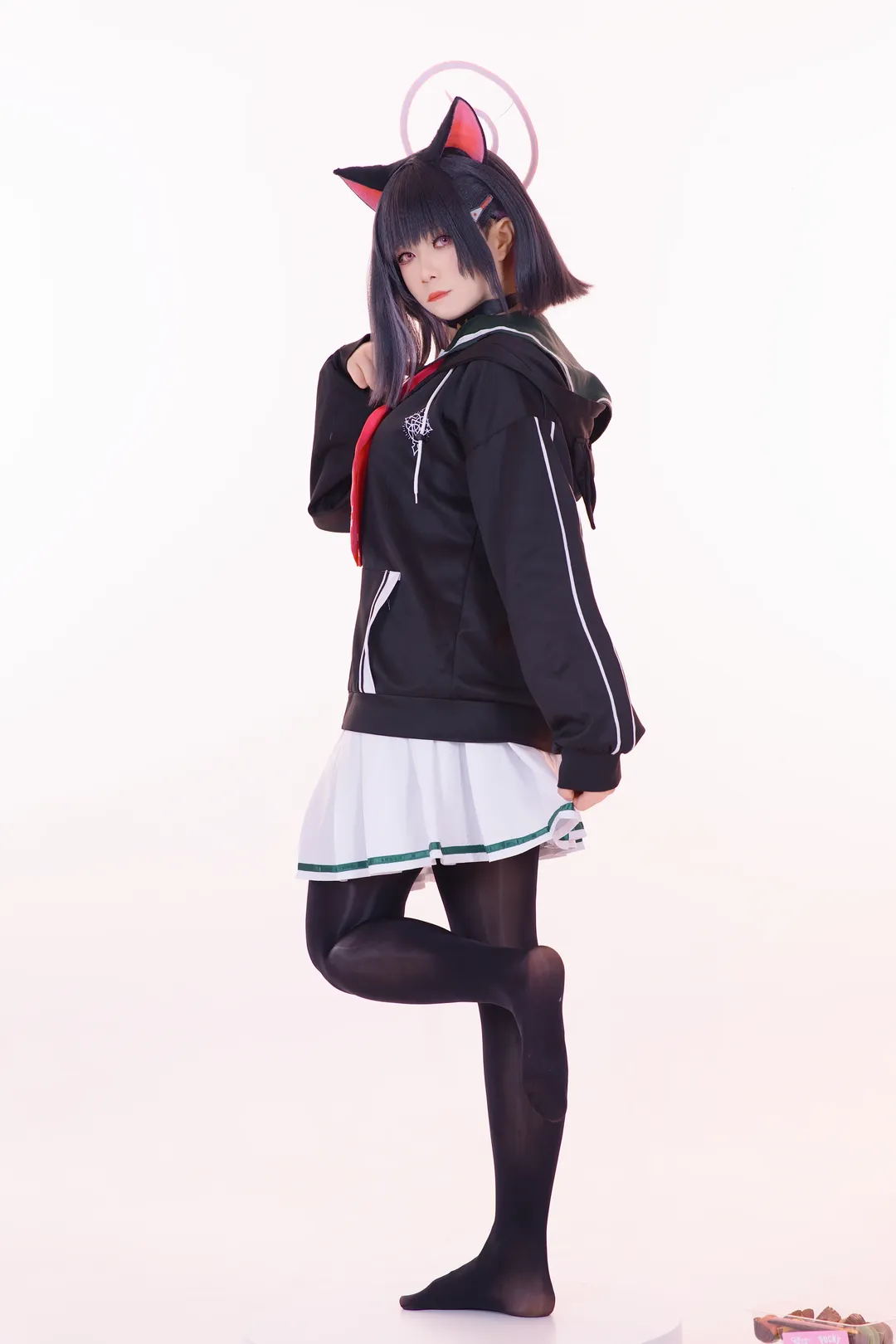 【杏山和纱cos】蔚蓝档案白棚里的休闲猫娘 - 第 4 张