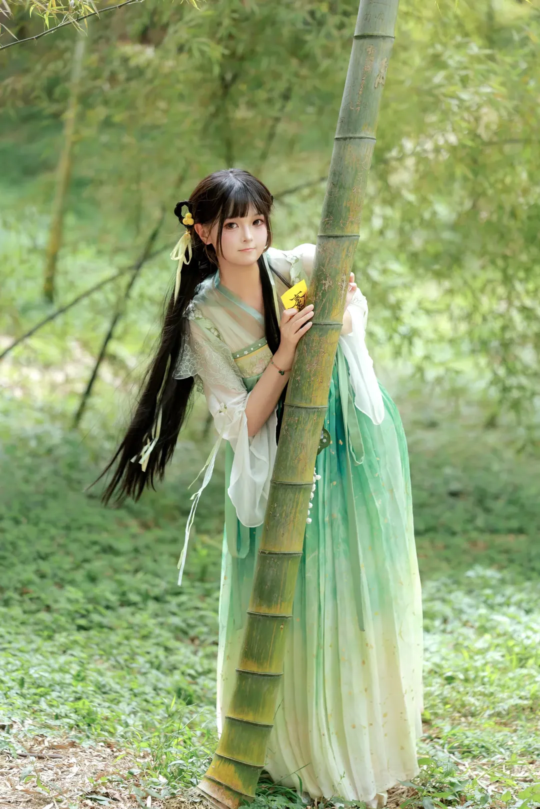 【林妙妙cos】古灵精怪小师妹，竹林里的第一次古风体验 - 第 8 张