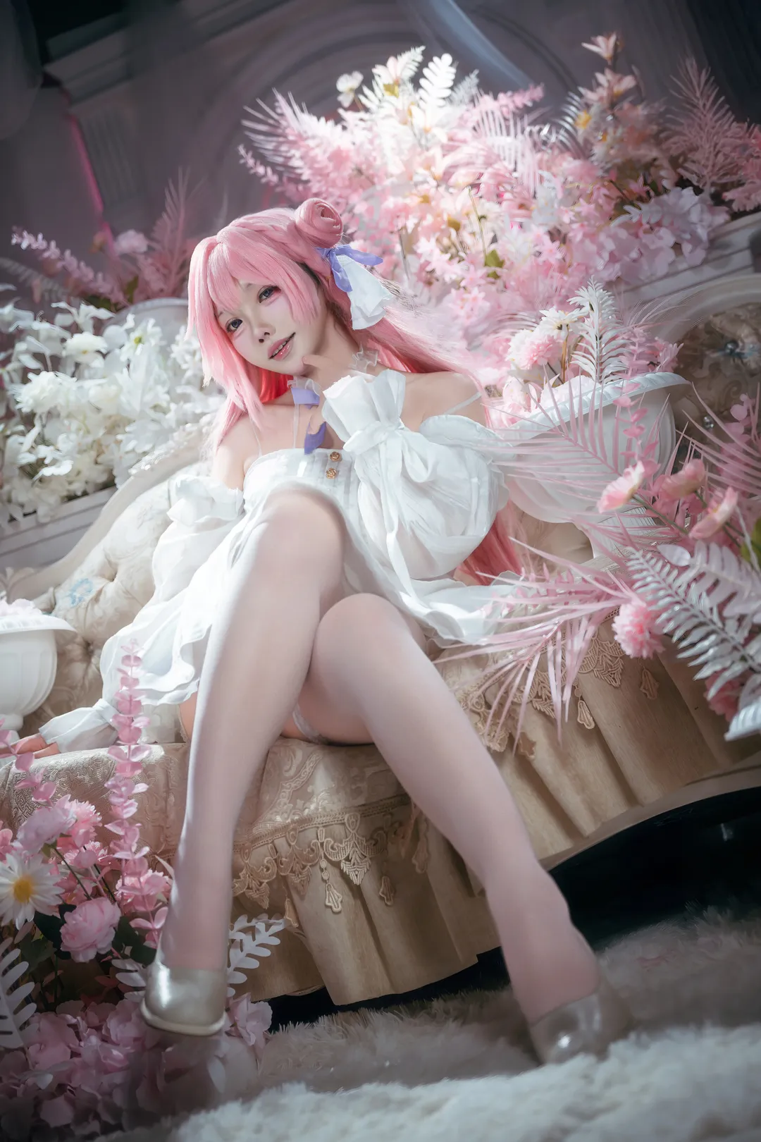 【桃乐丝cos】胜利女神nikke 粉发与白色裙摆的梦幻结合 - 第 3 张