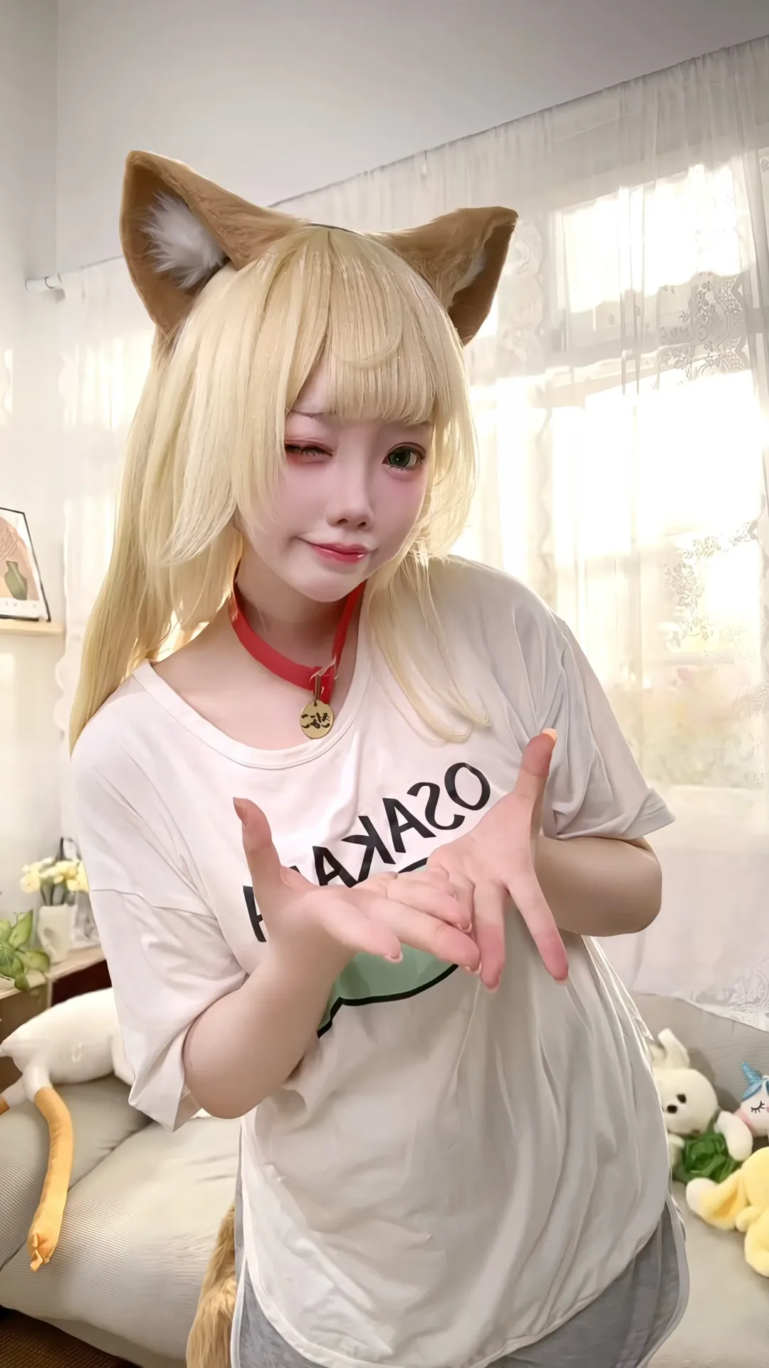 【黄豆粉cos】金发猫耳少女的慵懒日常 - 第 2 张
