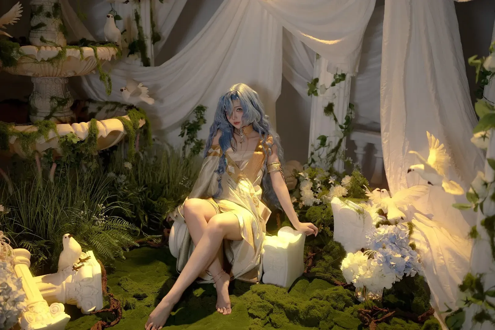 崩坏星穹铁道cos，蓝发金袍的森林神明感写真 - 第 2 张
