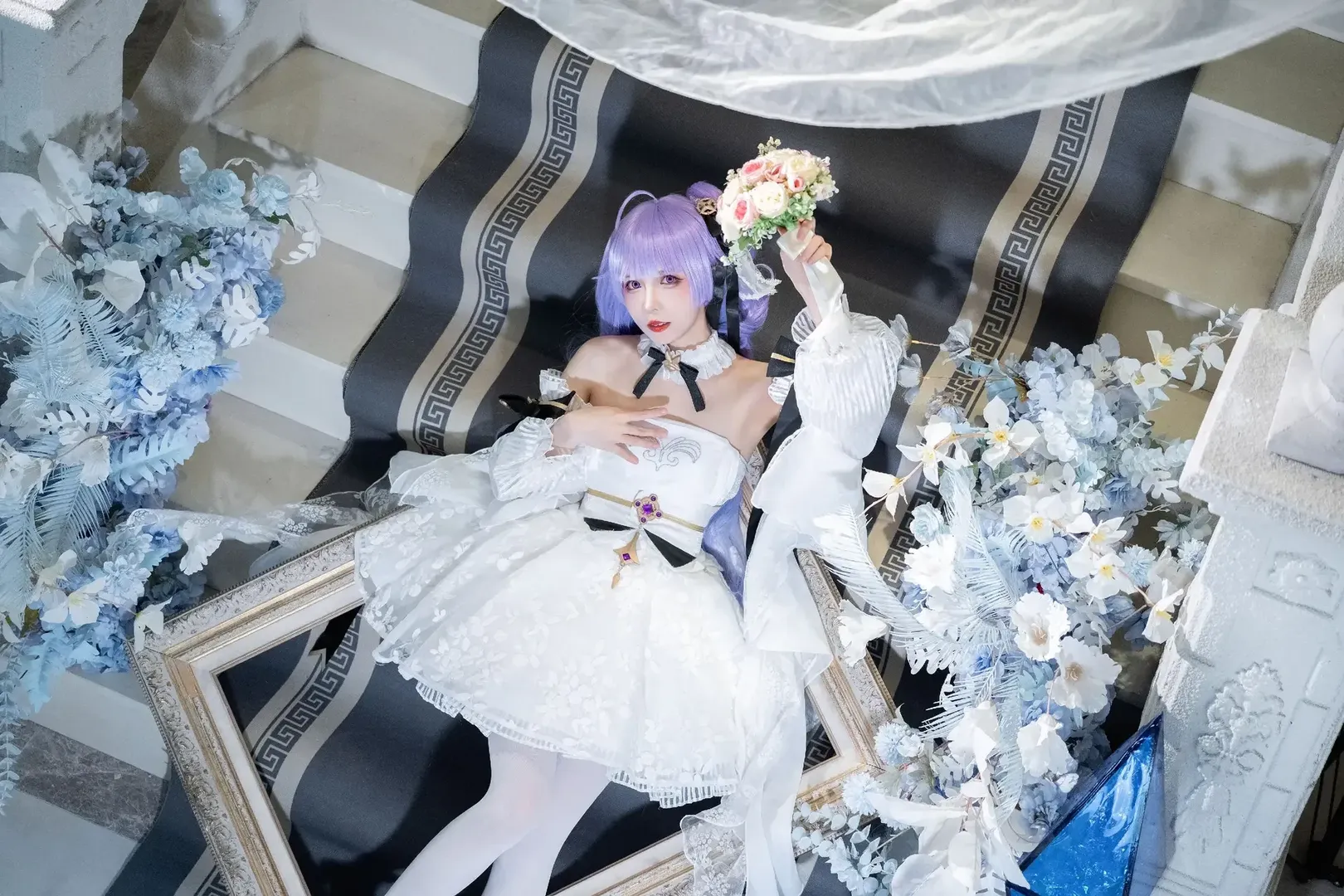 独角兽cos 青空摄影集里的白色洋装与玩偶 - 第 1 张