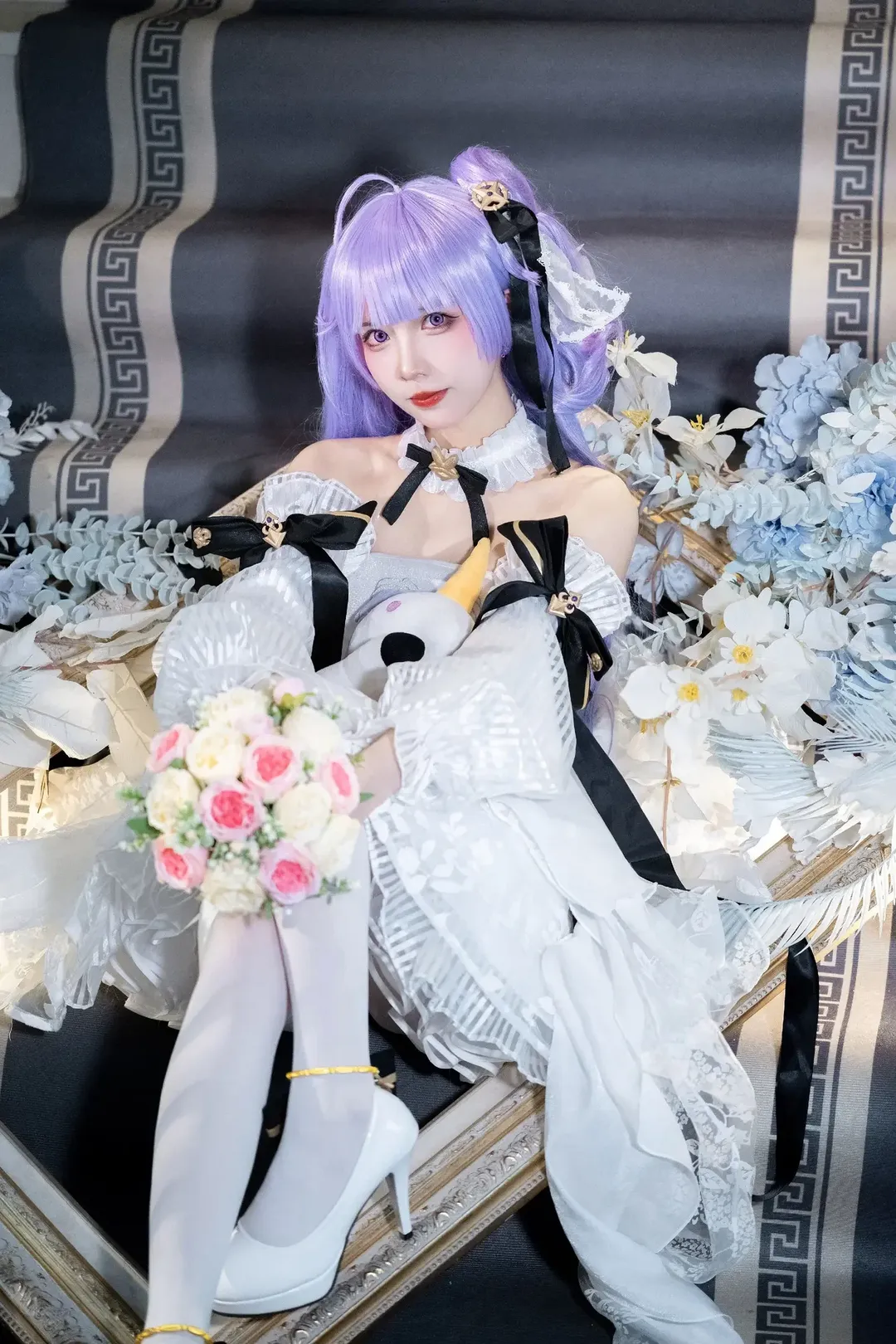 【独角兽cos】纯白洋装与紫发搭配的梦幻写真 - 第 1 张