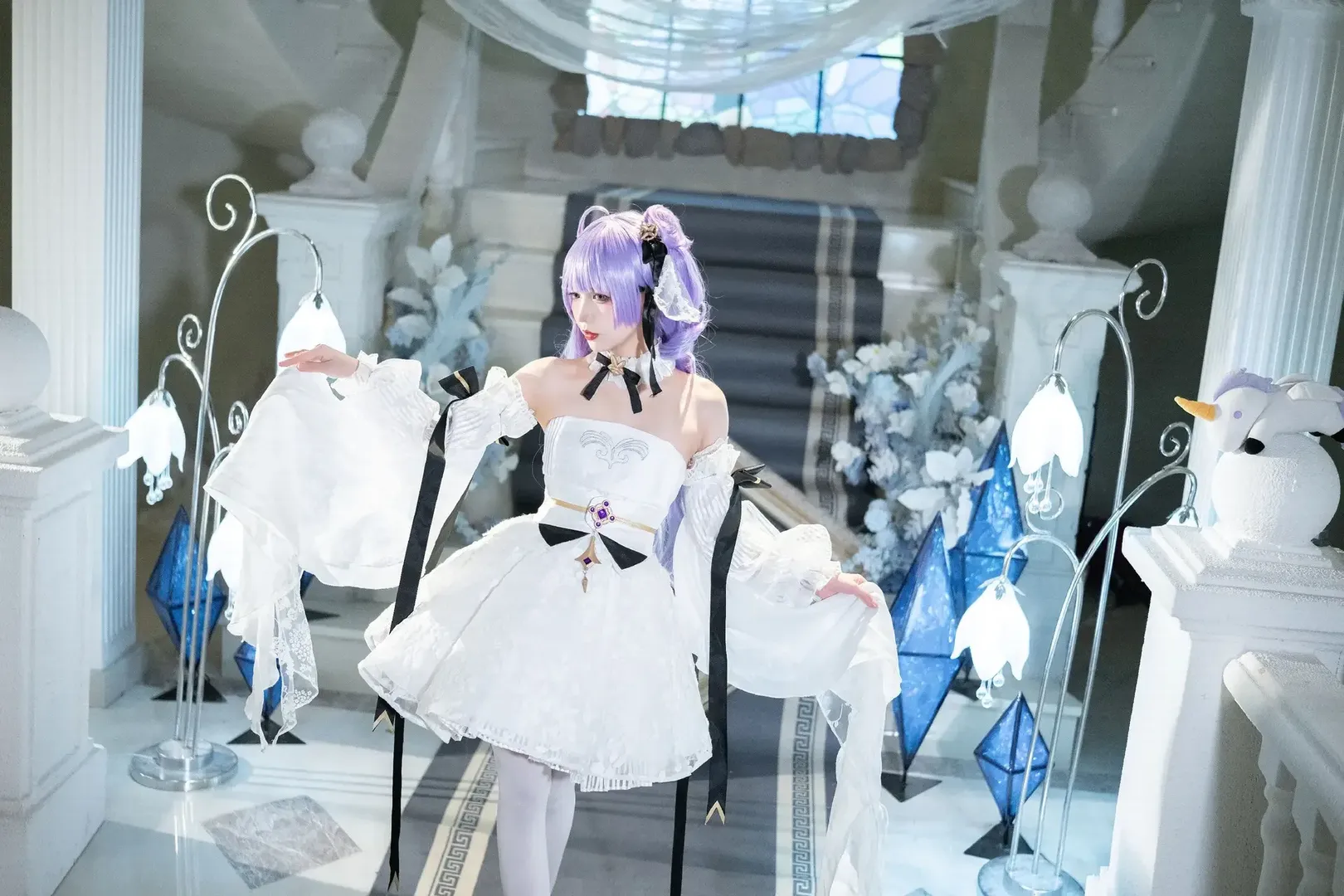 【独角兽cos】纯白洋装与紫发，诠释二次元梦幻感 - 第 2 张