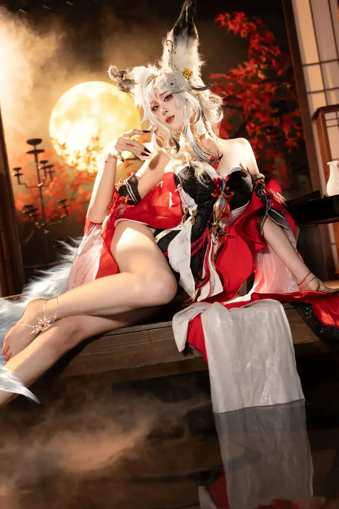 【心月狐cos】鸣潮夜之魅影，心月狐的月下慵懒 - 第 1 张
