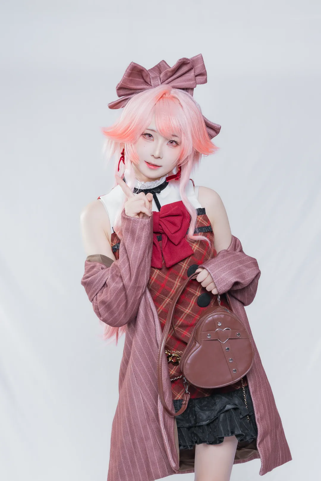 【遥cos】明日方舟月行水上的粉红少女瞬间 - 第 2 张
