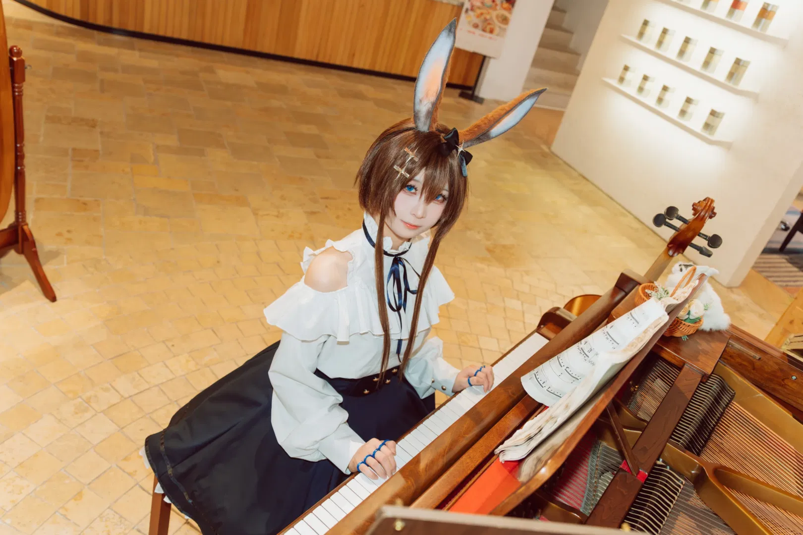 【阿米婭cos】明日方舟兔耳少女的鋼琴日常 - 第 3 張
