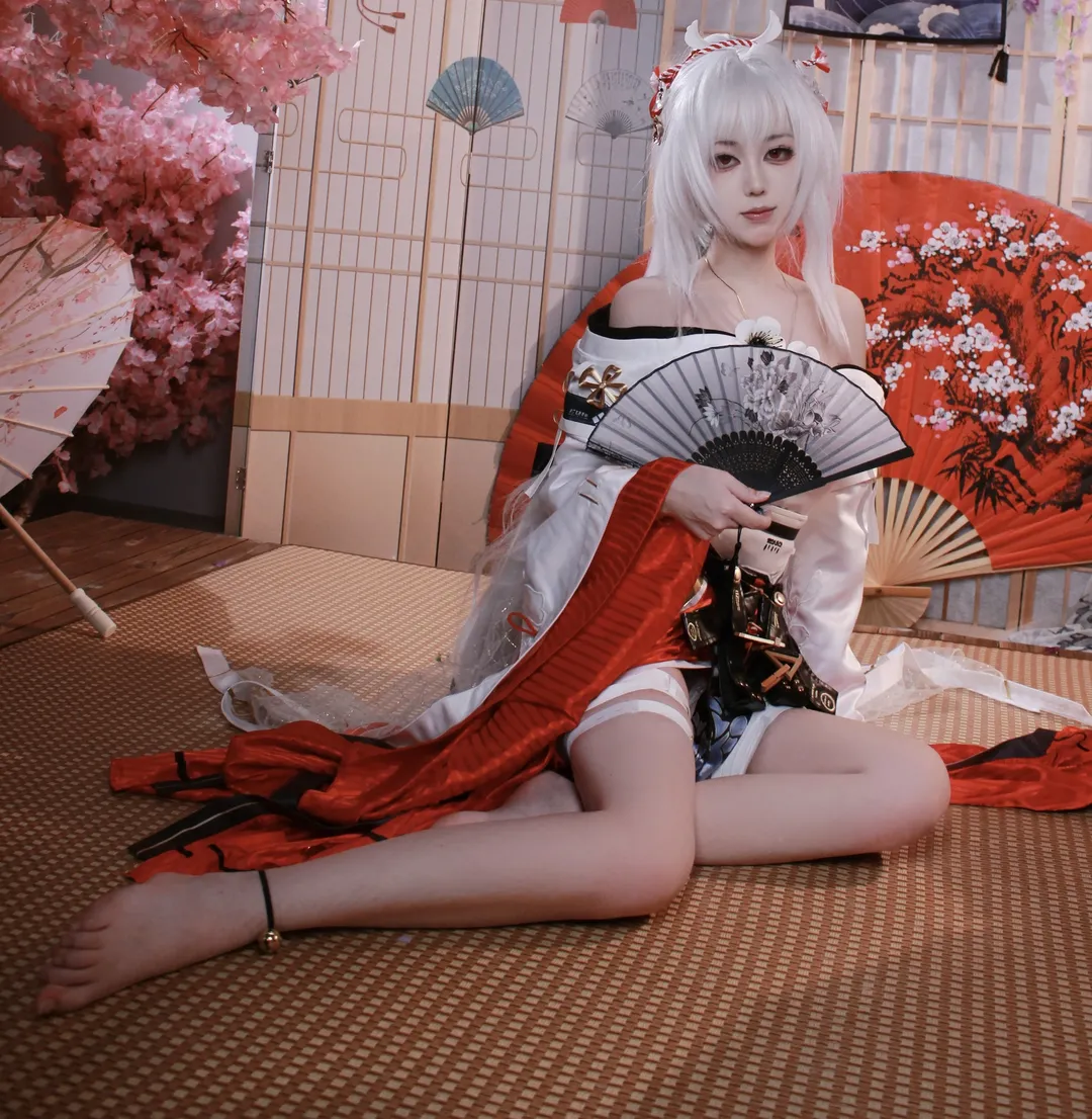 【绯雪cos】鸣潮的绯雪，这套红白和风造型的写真分享 - 第 2 张