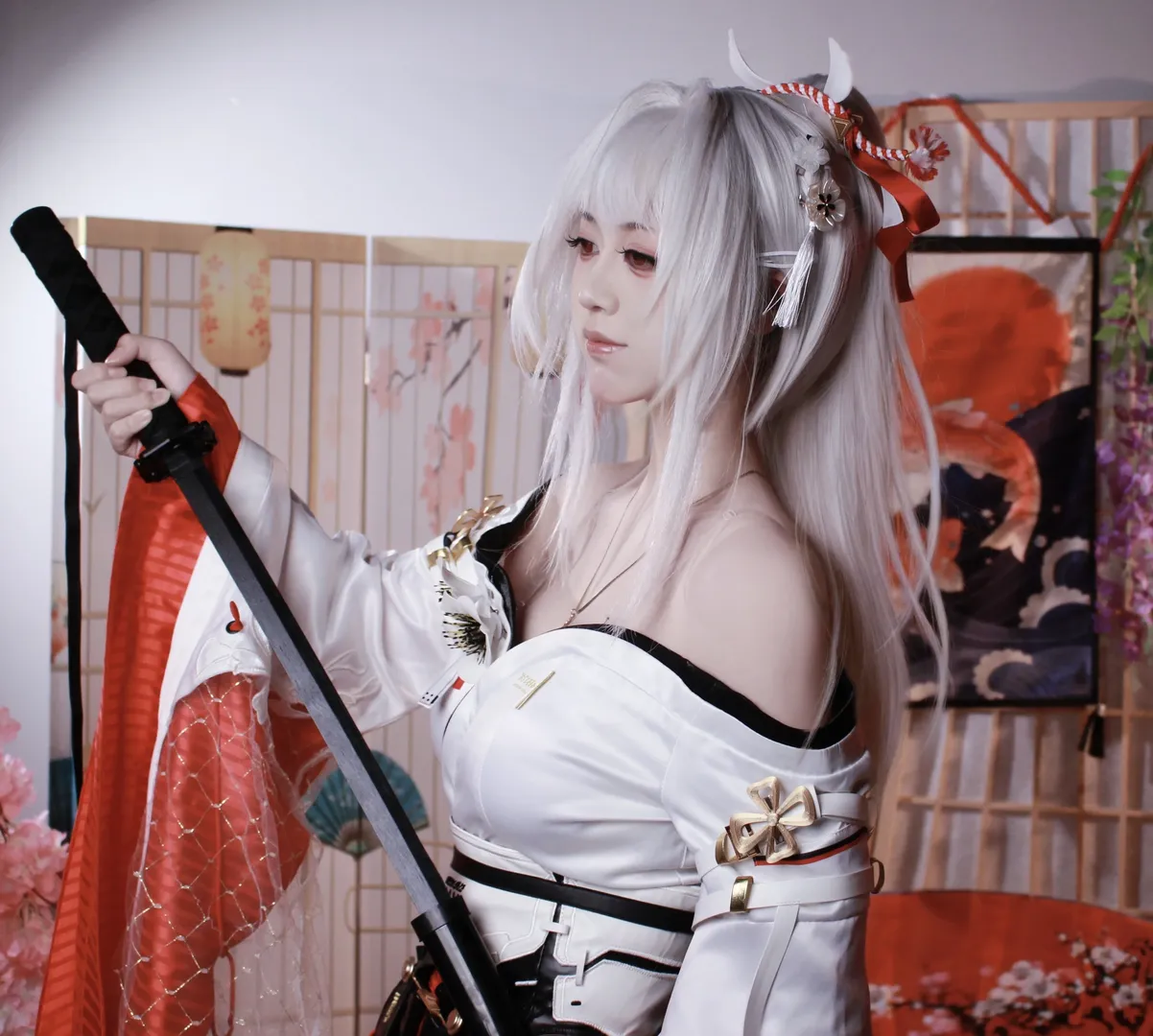 【绯雪cos】鸣潮的绯雪，这套红白和风造型的写真分享 - 第 4 张