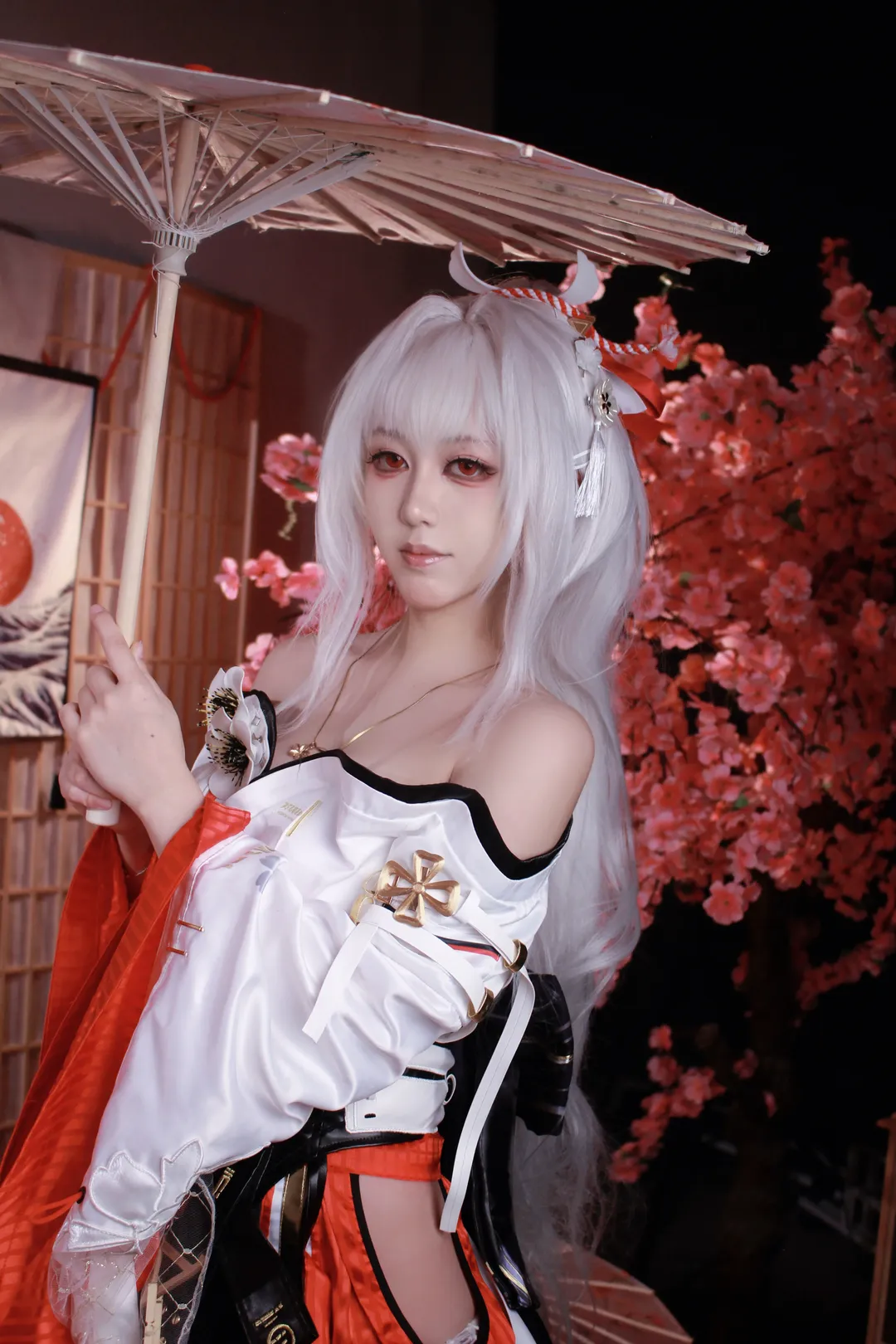 【绯雪cos】鸣潮的绯雪，这套红白和风造型的写真分享 - 第 8 张