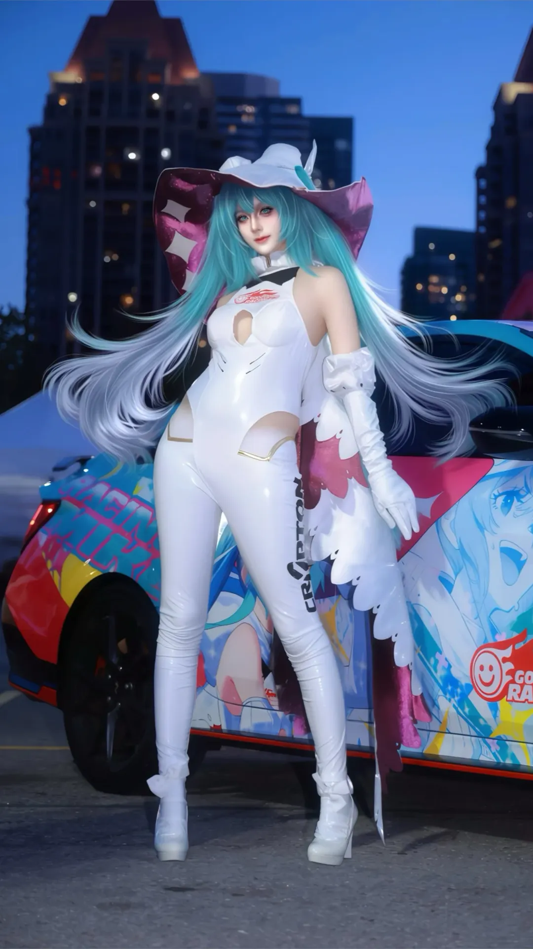 【初音未來cos】賽車初音2024，夏夜痛車前的疾馳記錄 - 第 1 張