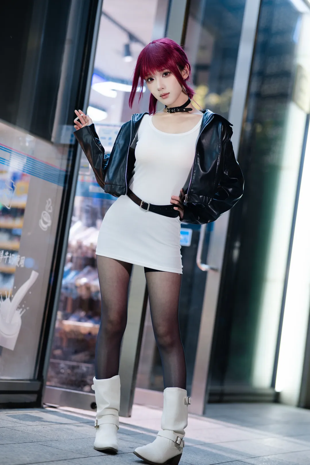 【山田小姐cos】躲在超市后门抽烟的两人 - 第 2 张